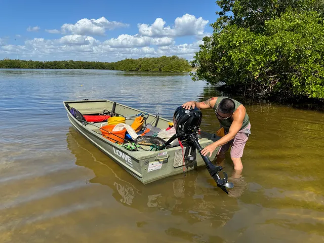 Rent a LOWE BOATS aluminum fishing in Tampa, FL near me