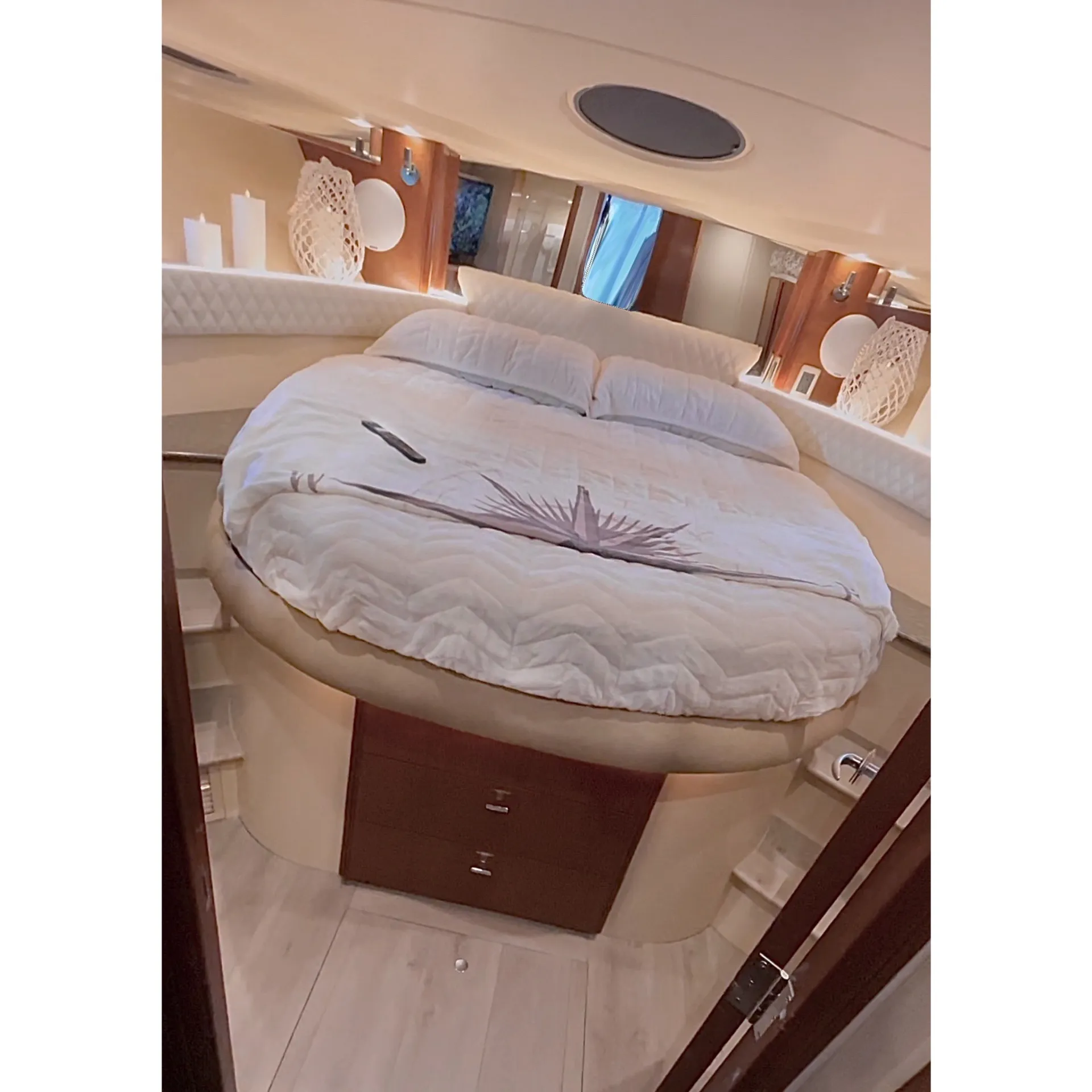 Luxury 41ft Meridian Yacht | Starlink, 4K TVs & Sunset Cruises| 13ppl