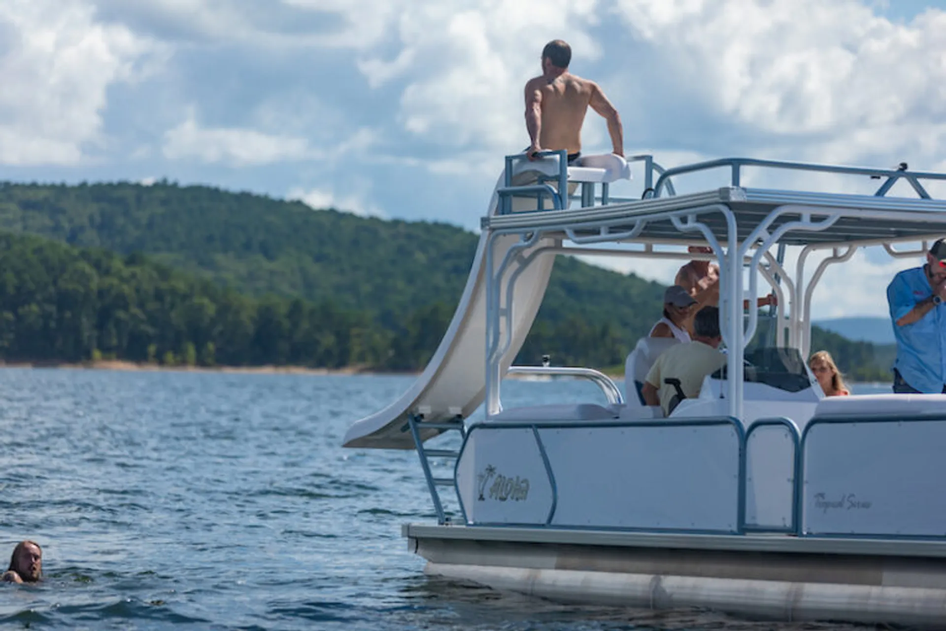 Our New  175 HP Aloha 26 Double Decker Pontoon - Kentucky!