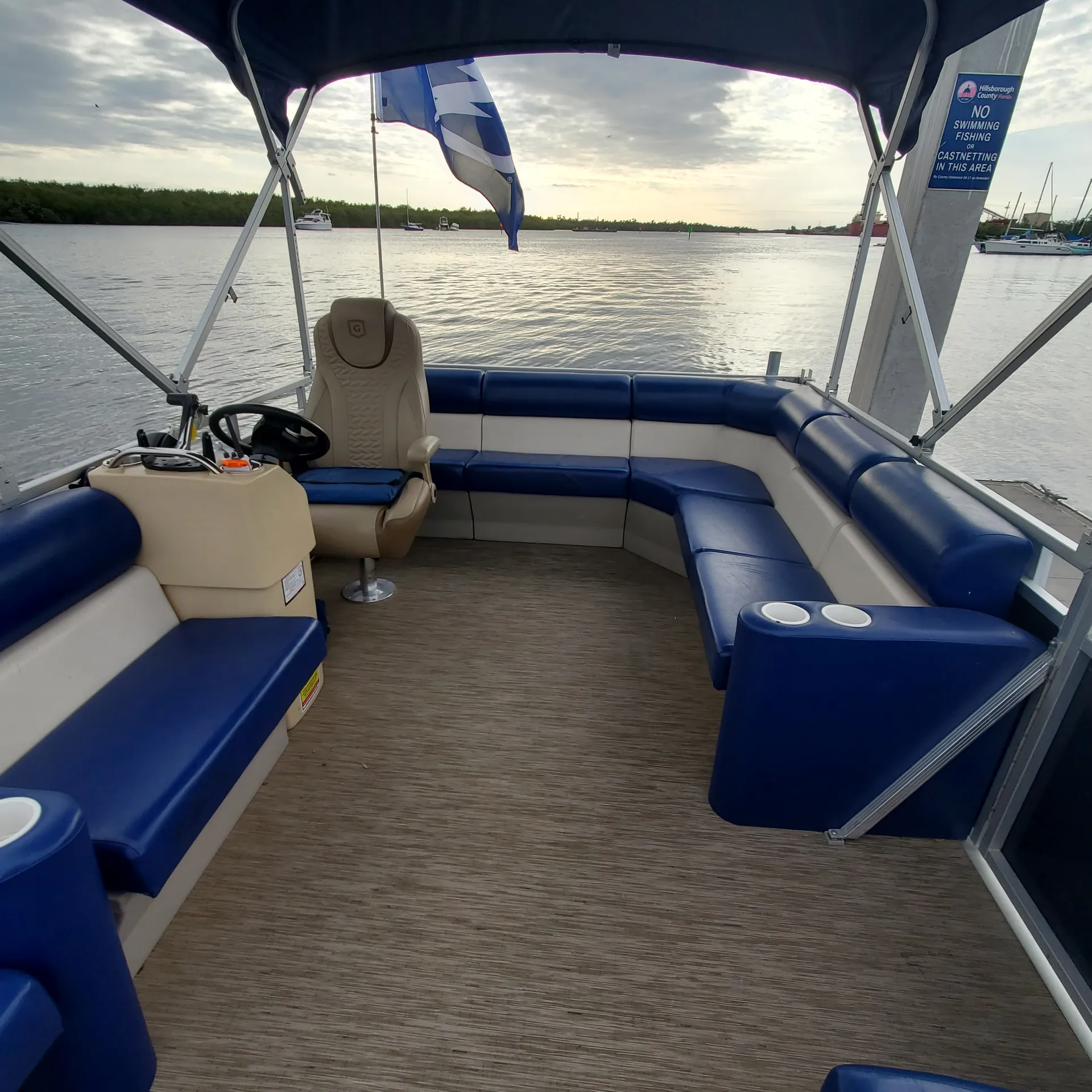 Cutwater Cruiser 28' Party Pontoon Boat!