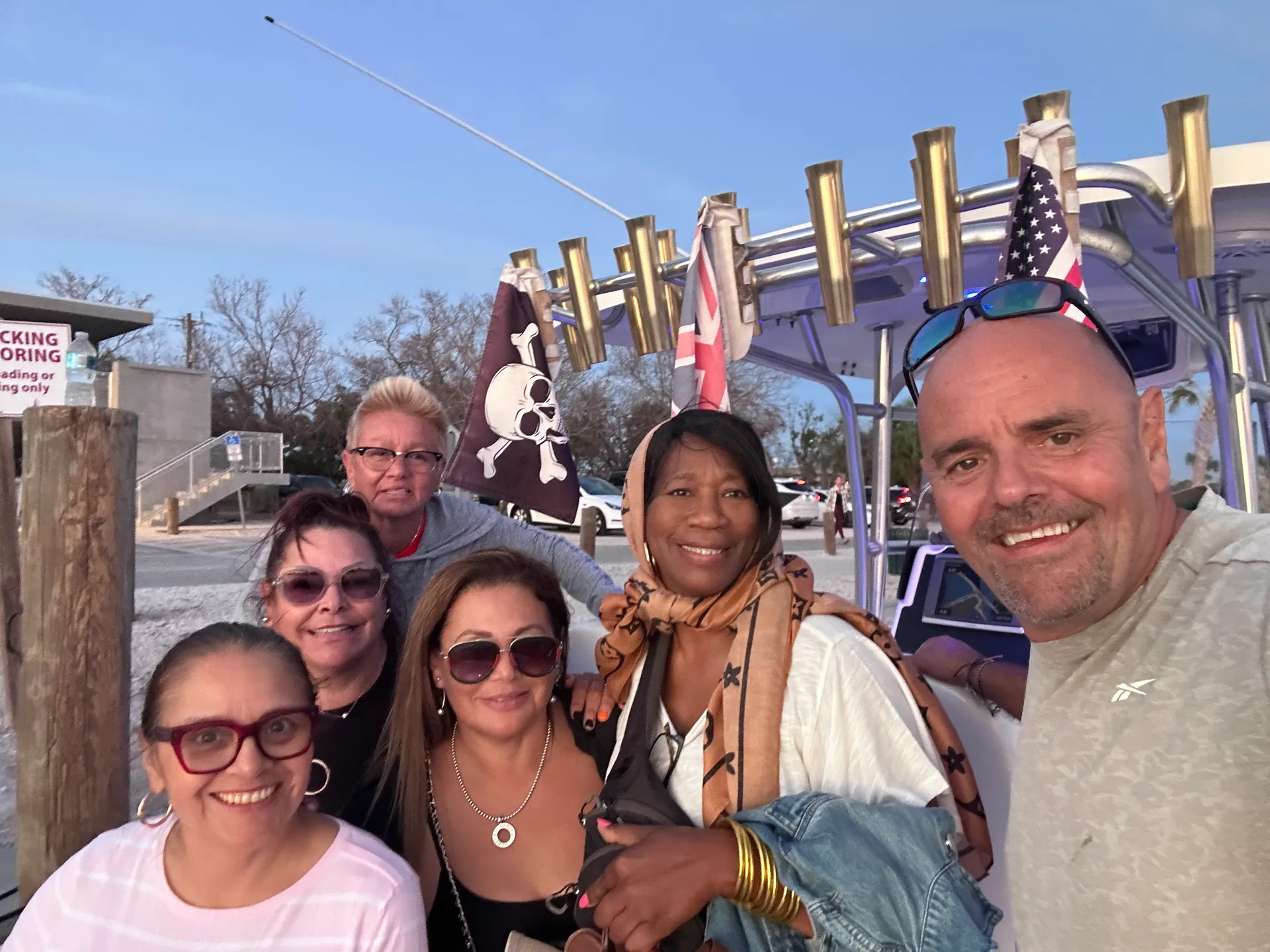 28’ Dolphin-Watching & Sightseeing Charter – Explore Sarasota