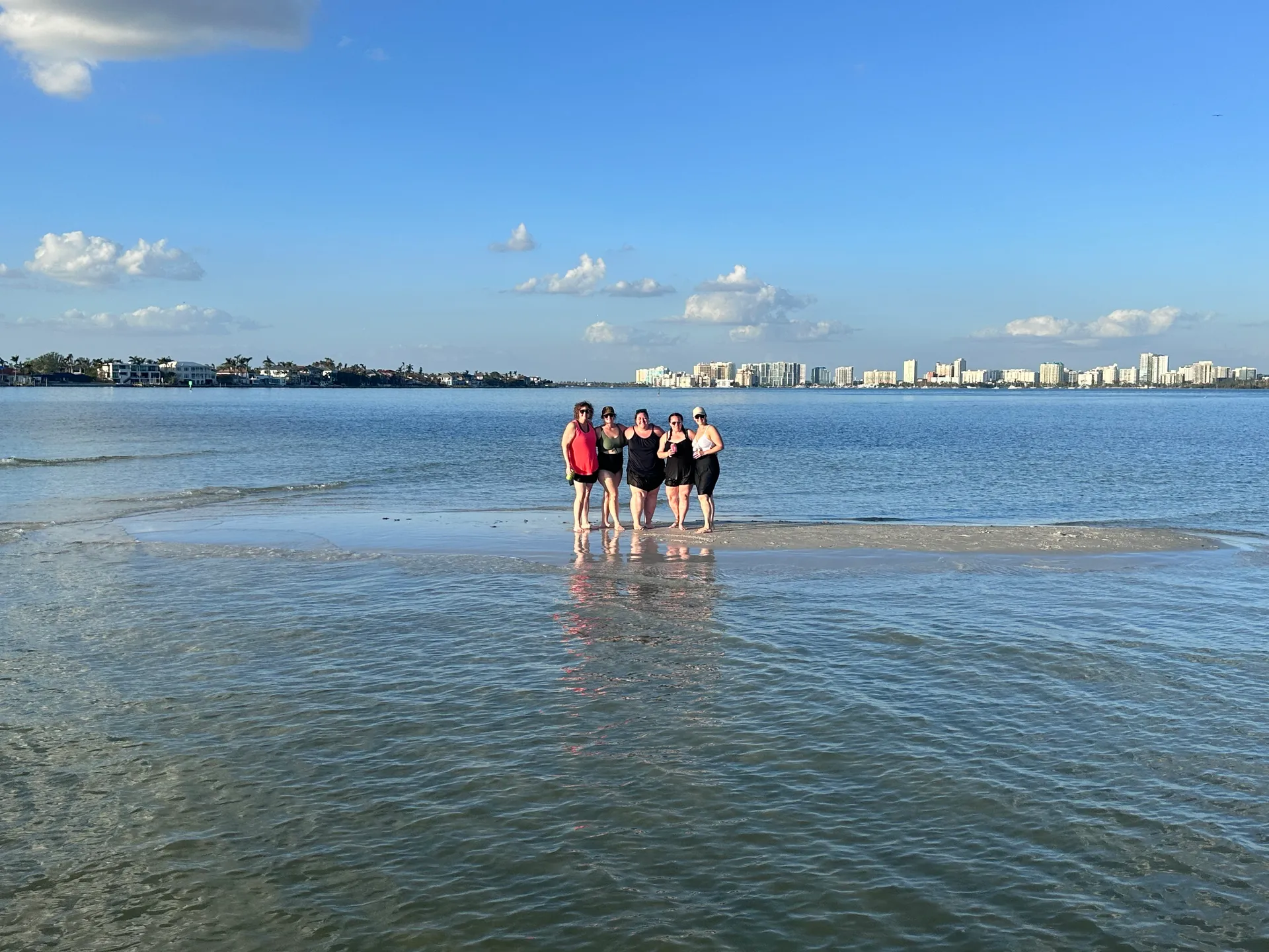 28’ Dolphin-Watching & Sightseeing Charter – Explore Sarasota