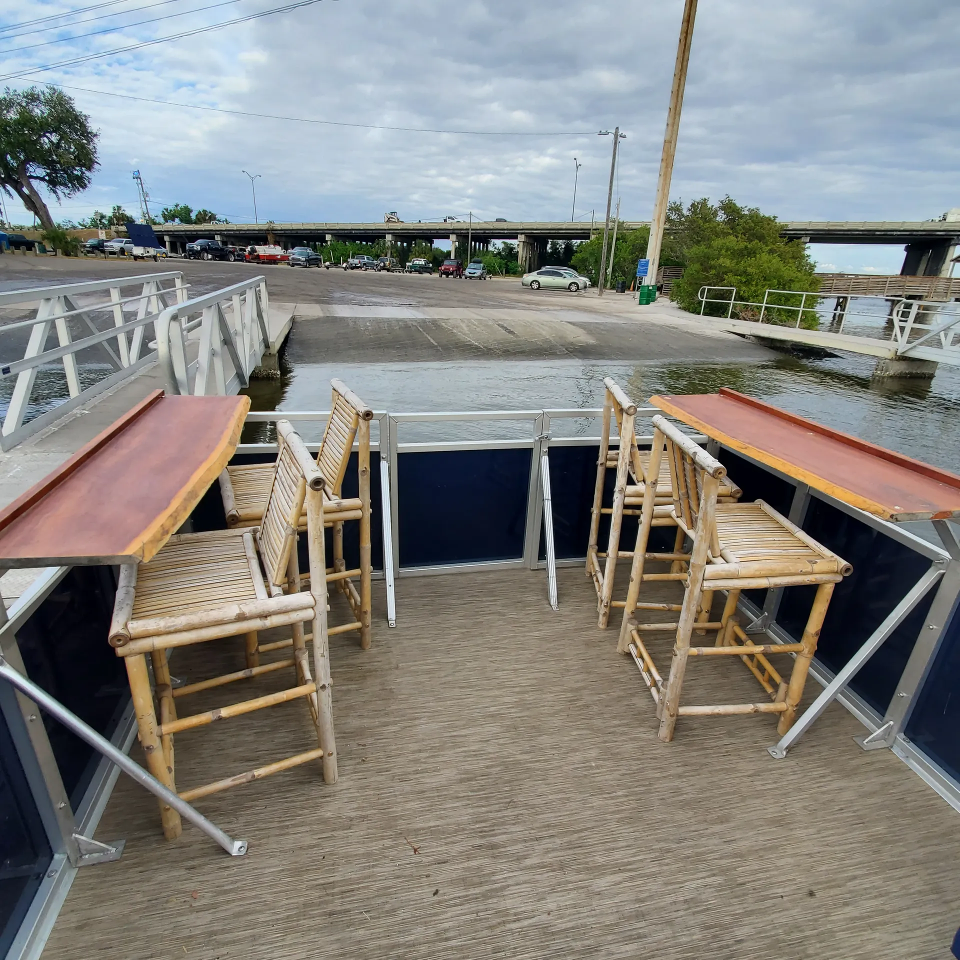 Cutwater Cruiser 28' Party Pontoon Boat!