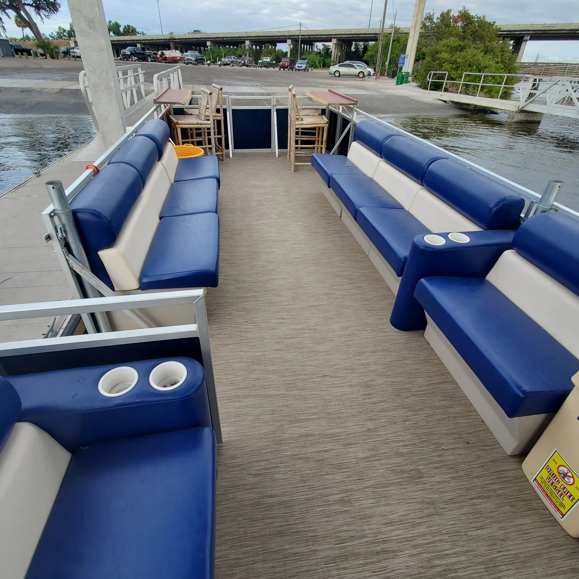 Cutwater Cruiser 28' Party Pontoon Boat!