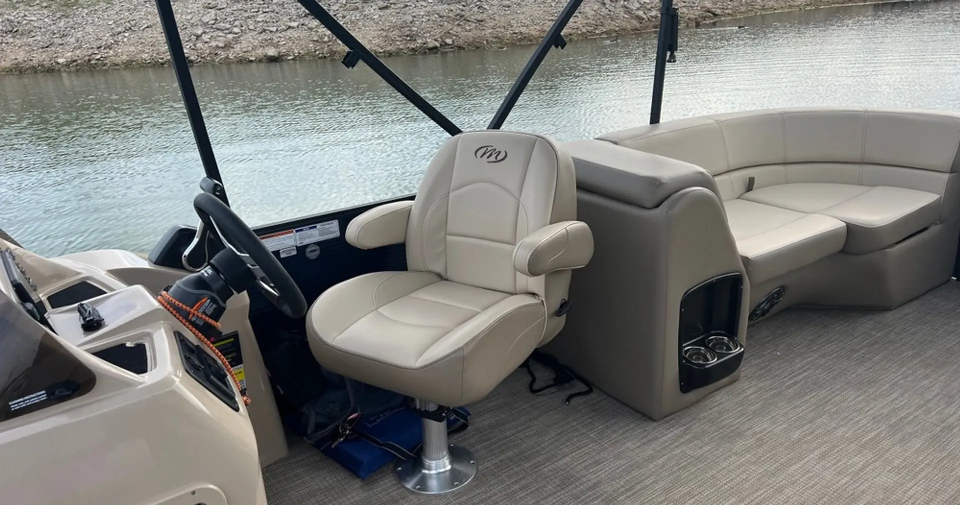 MANITOU PONTOON 25 ENCORE RF VP TRITOON in Austin, TX — photo 9