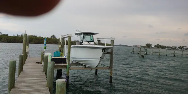Rent a BLACKFIN YACHTS center console in Port Salerno, FL near me