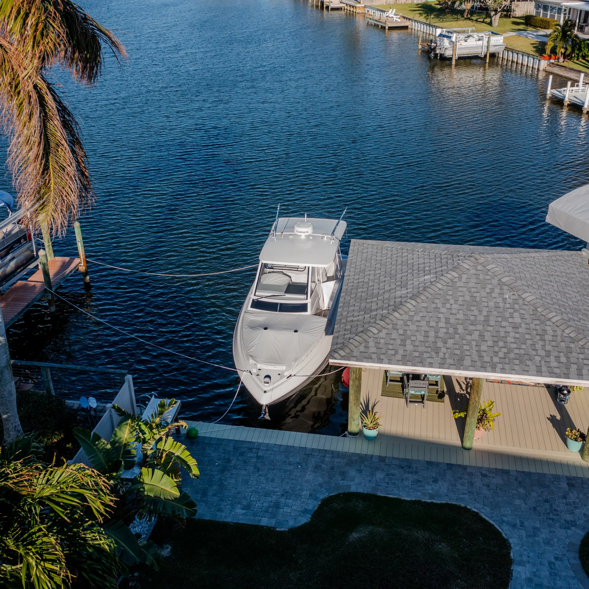 Unforgettable Experiences Aboard 33' Luxury SAV — Your Dream Charter