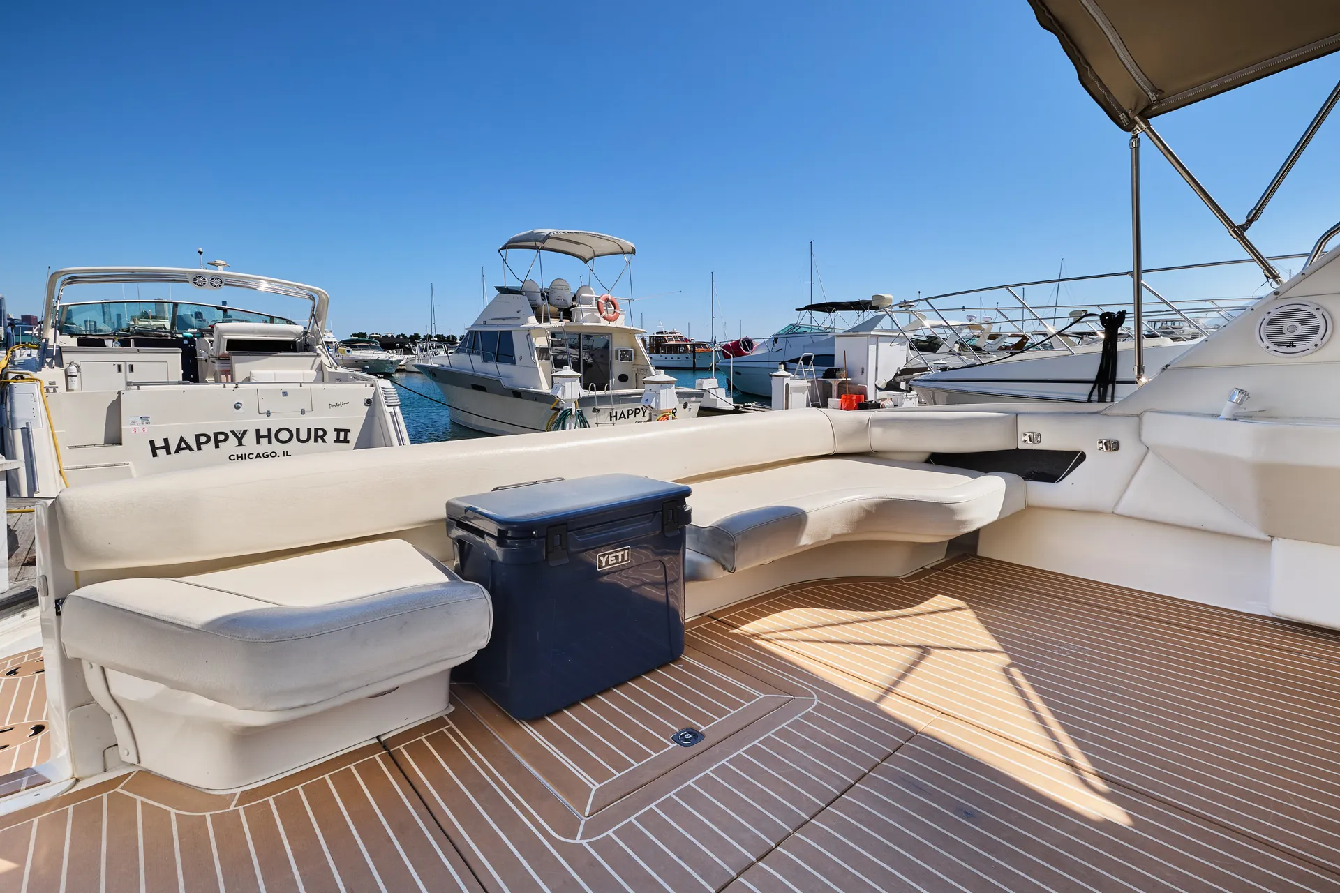 SEA RAY BOATS 520 SUNDANCER in Chicago, IL — photo 5
