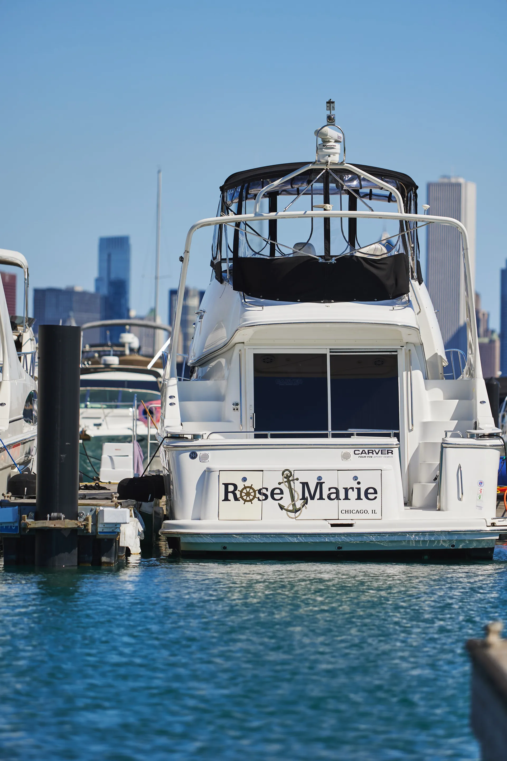 CARVER YACHTS 47 MOTOR YACHT in Chicago, IL