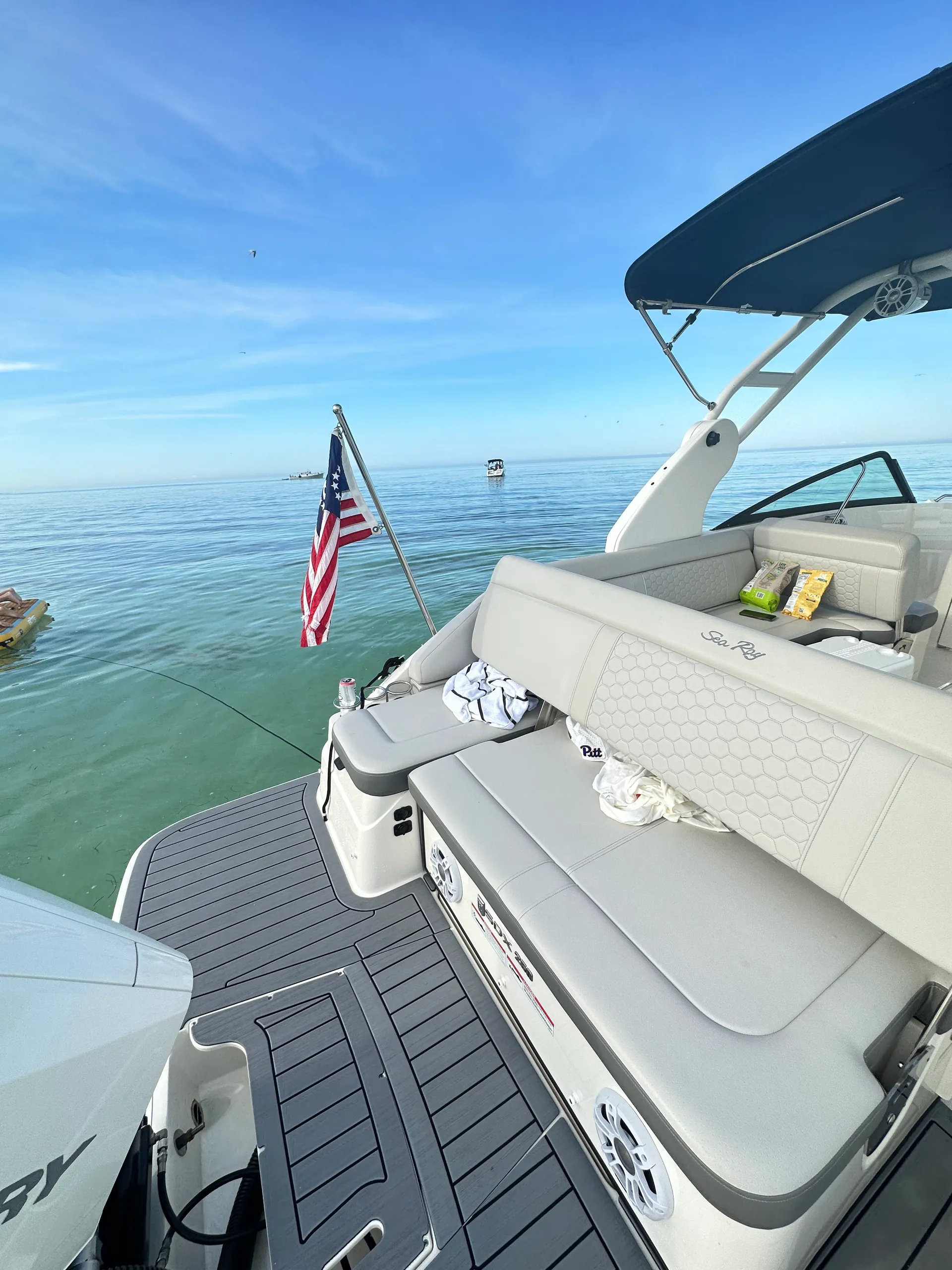 Private Luxury Sandbar Charter | Sea Ray 250 | Salty SandBars Key West