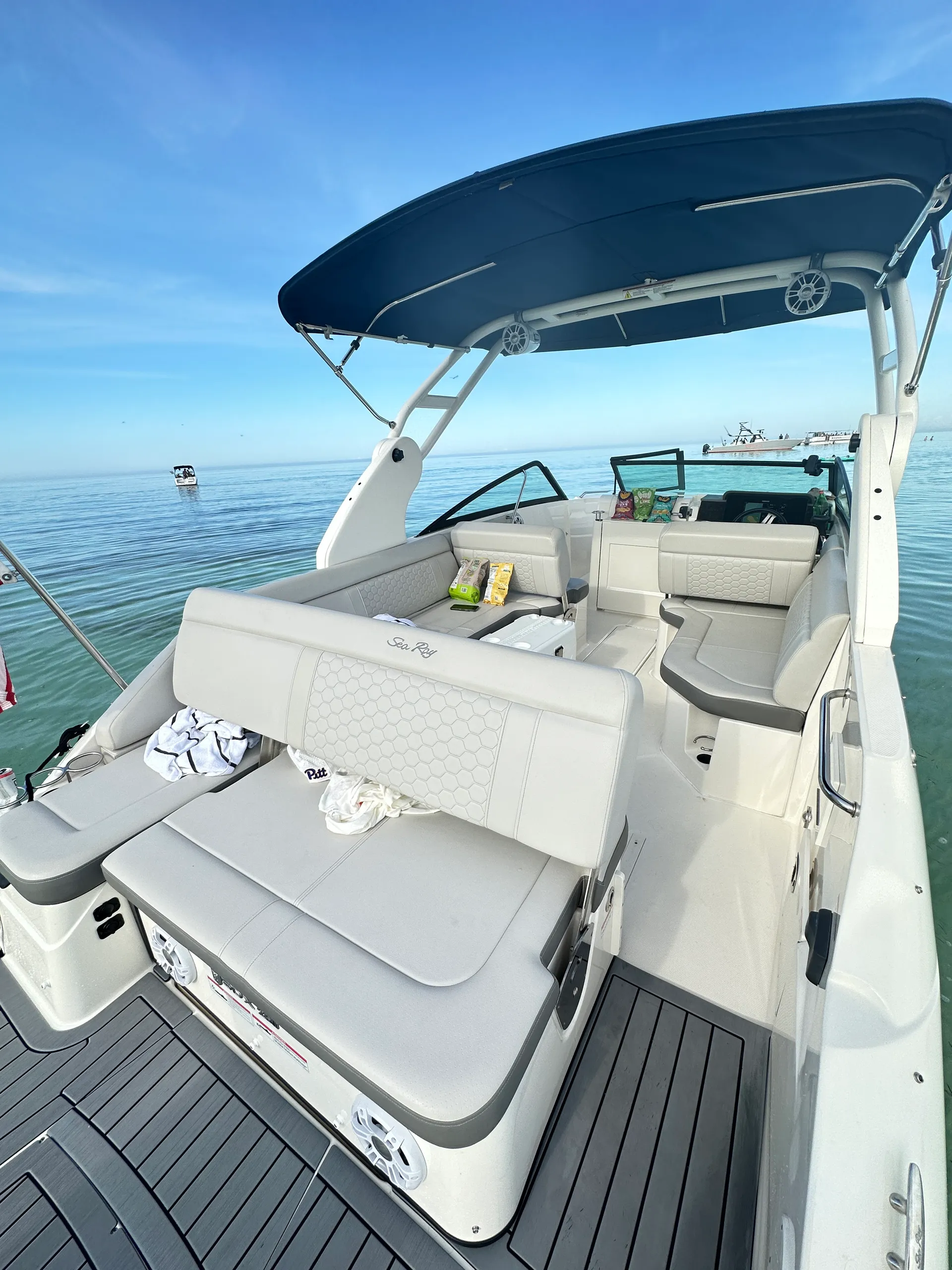 Private Luxury Sandbar Charter | Sea Ray 250 | Salty SandBars Key West