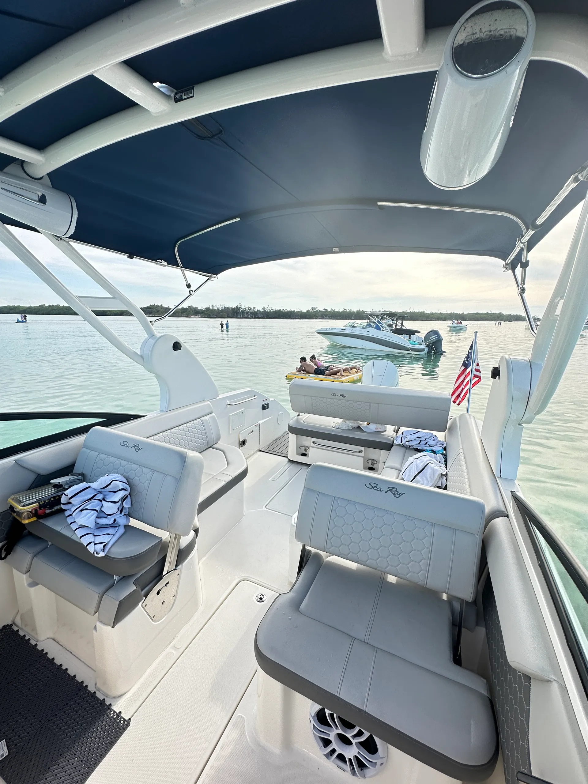 Private Luxury Sandbar Charter | Sea Ray 250 | Salty SandBars Key West
