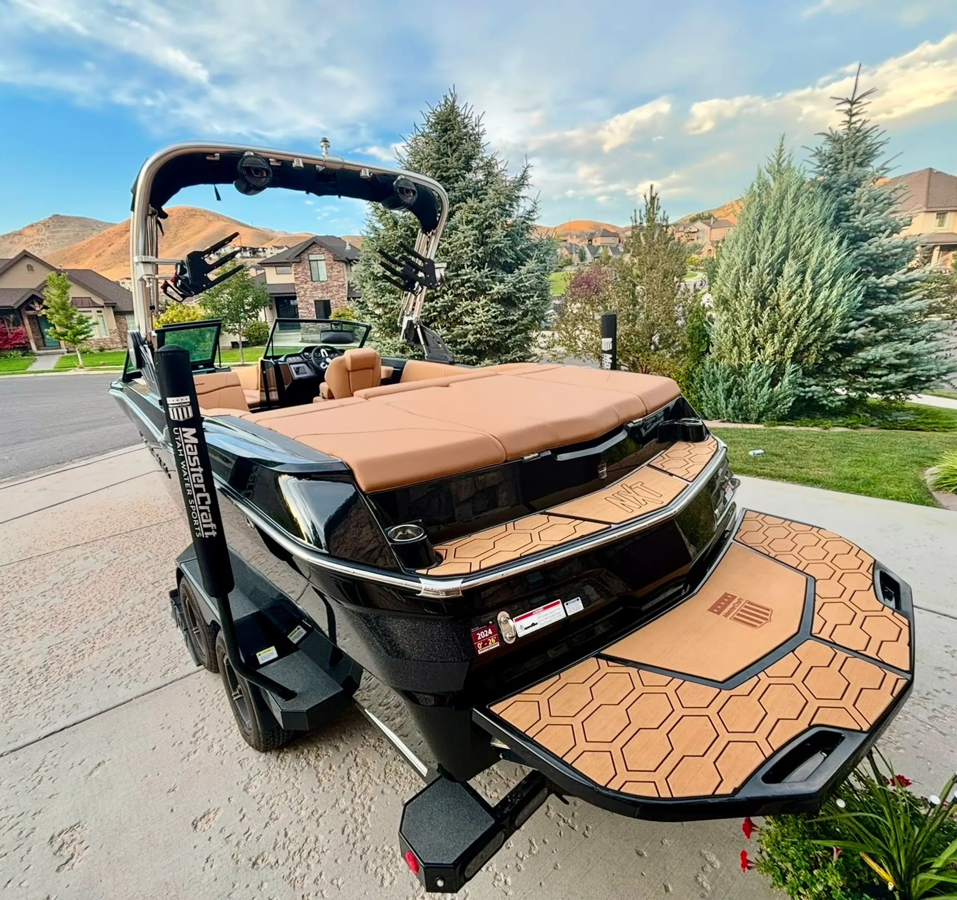 Rent the 2023 Mastercraft NXT23: Elevate Your Water Adventure!