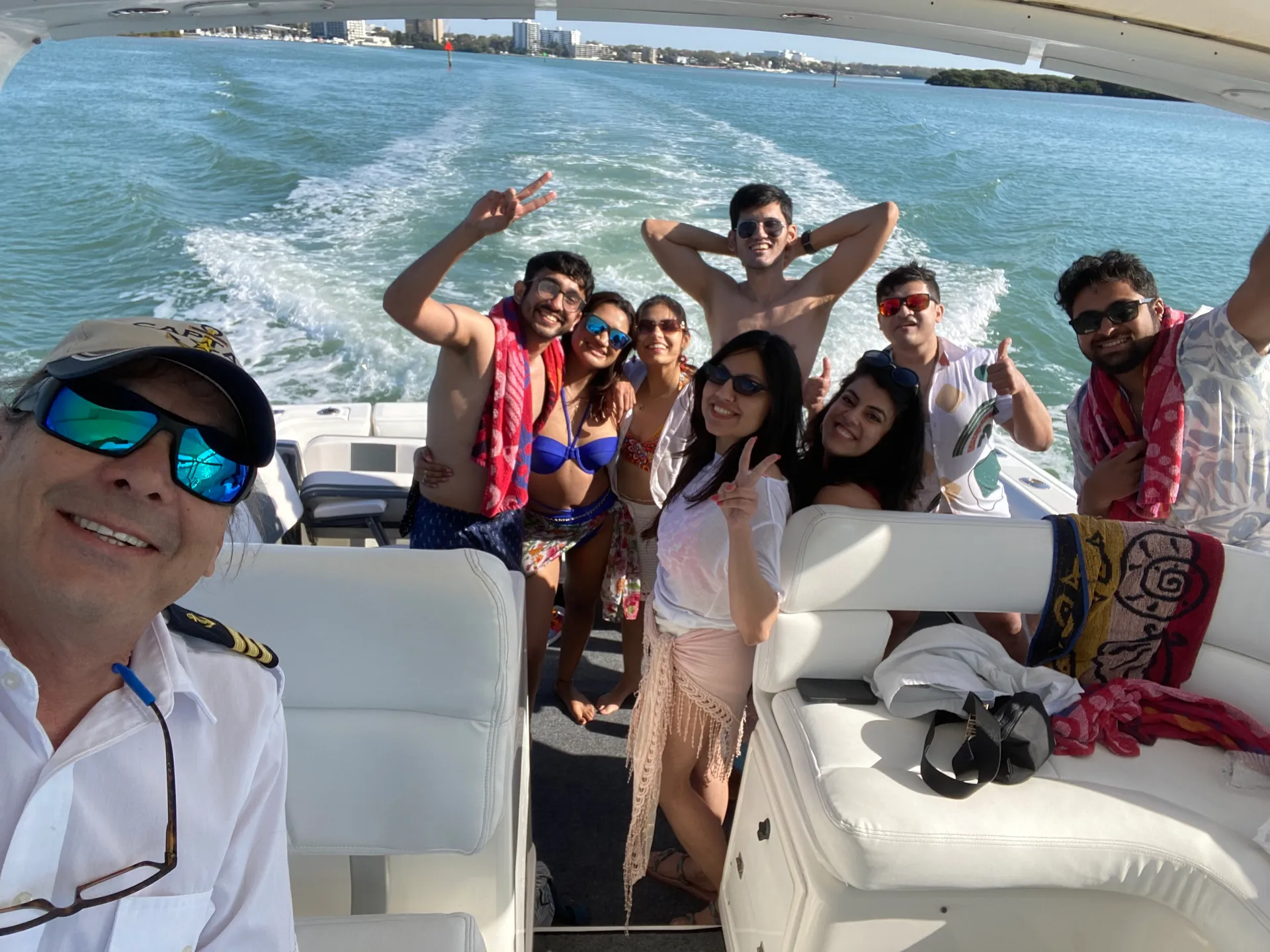 Gorgeous Tiara Yacht  - 10% Off on Weekday Cruises!