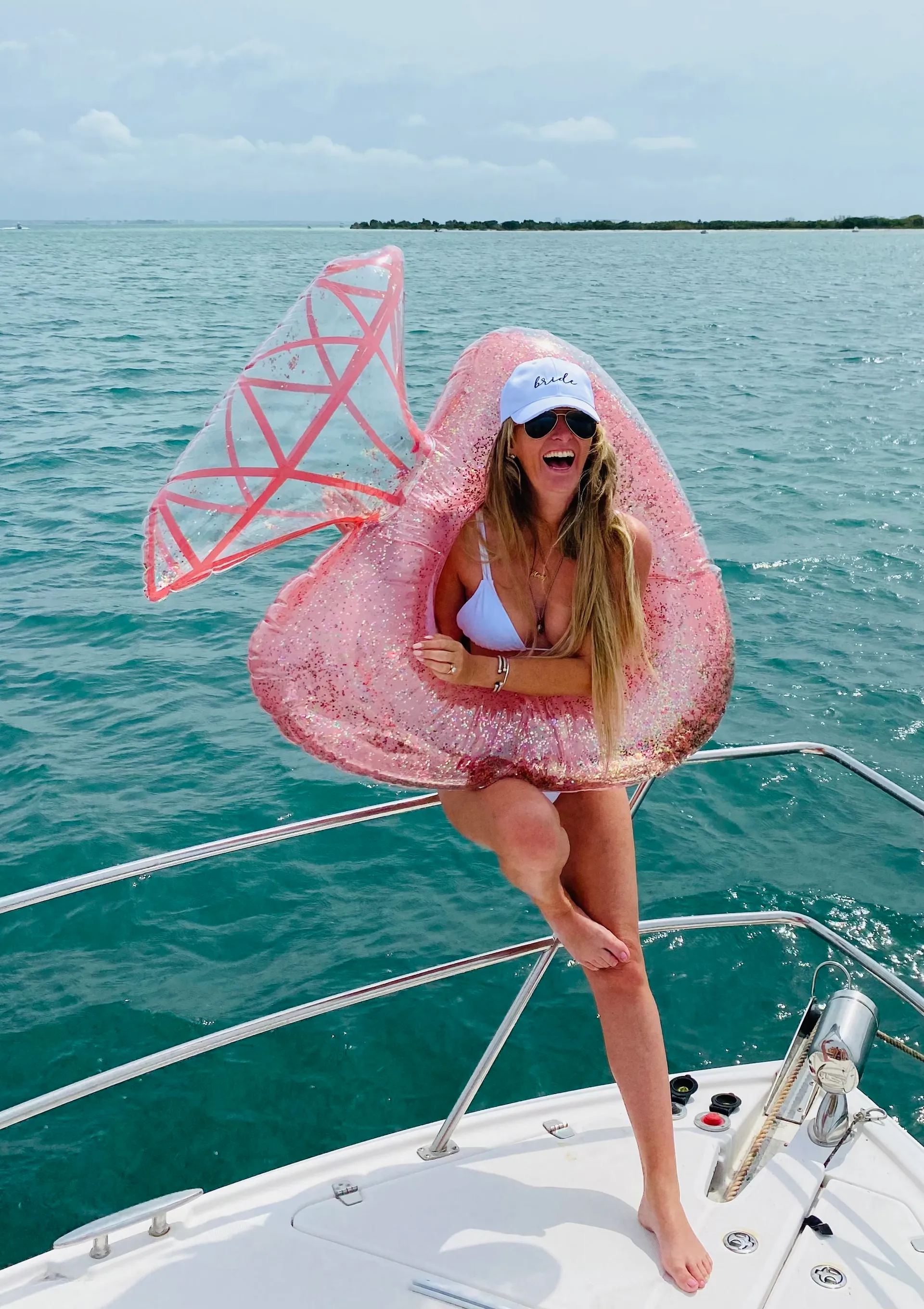 Gorgeous Tiara Yacht  - 10% Off on Weekday Cruises!