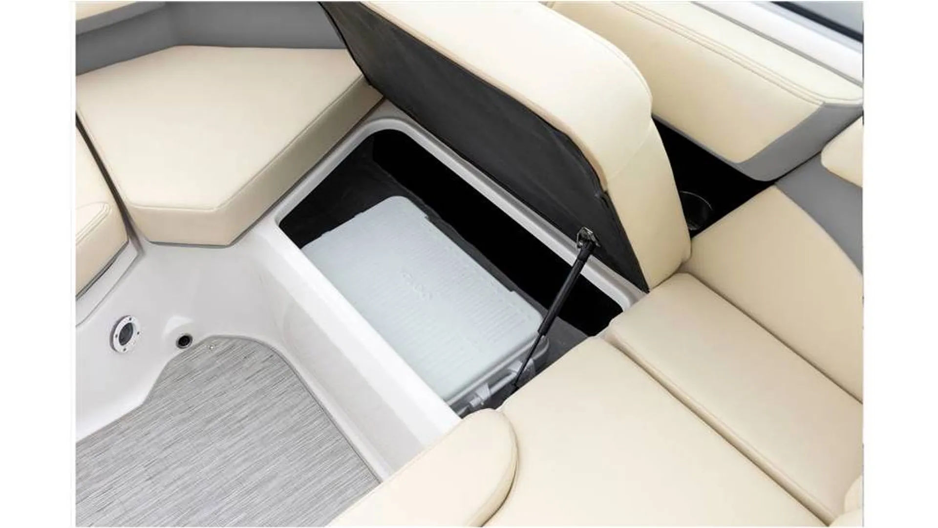 Regal 2000 / Best for small families / Great for tubing! Kimberling