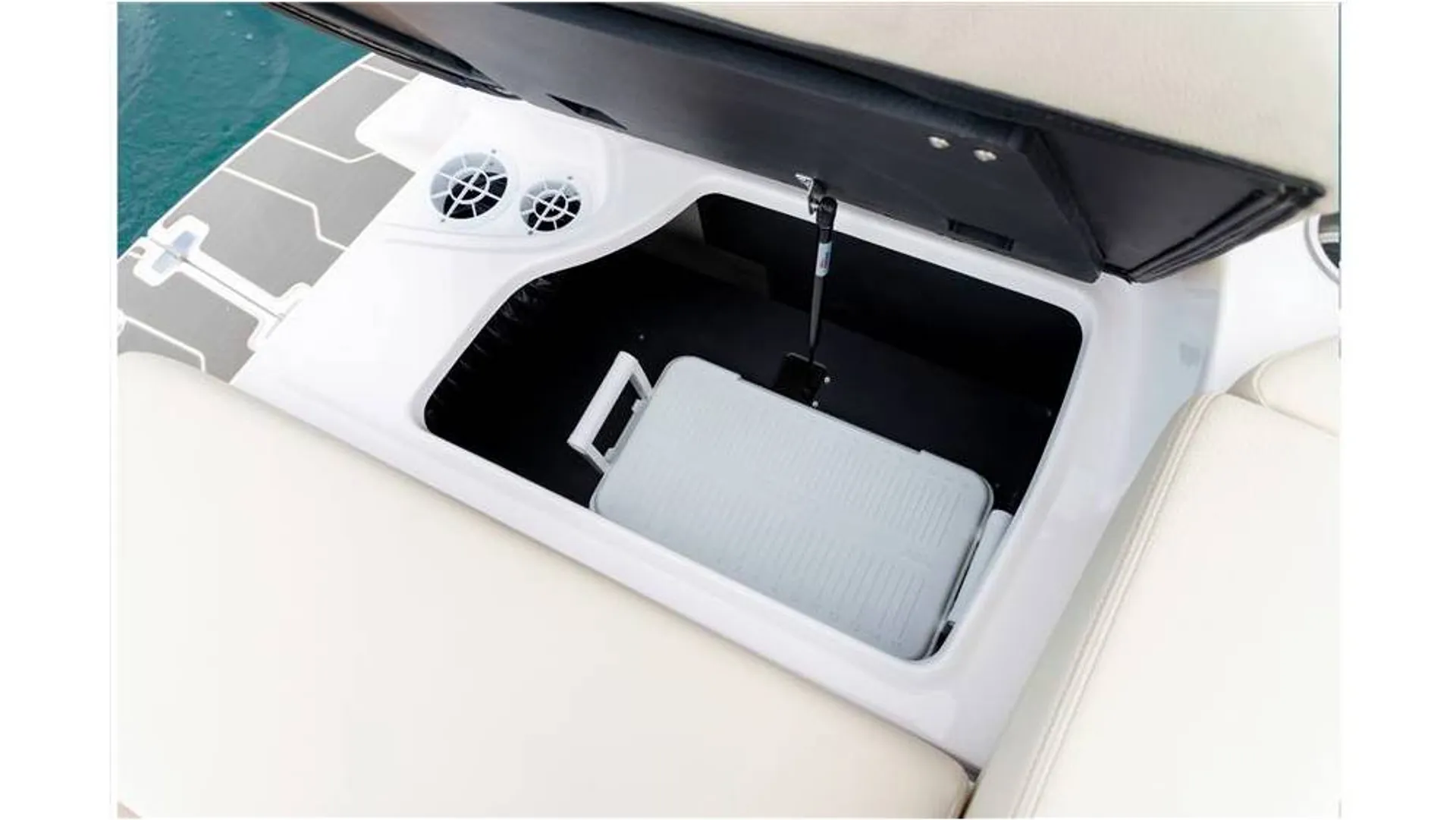 Regal 2000 / Best for small families / Great for tubing! Kimberling