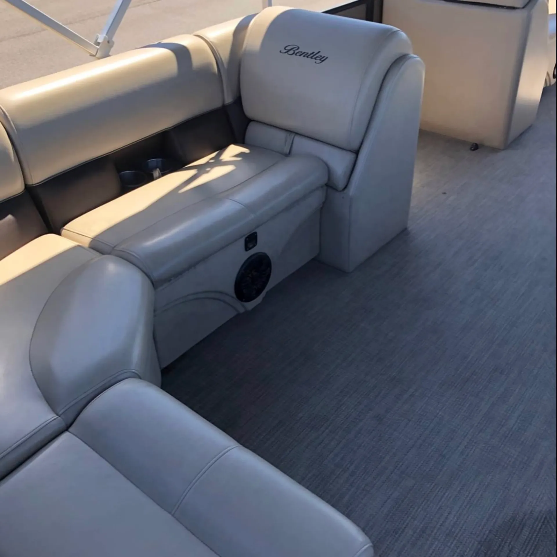 BENNINGTON MARINE 24SSLX in South Lake Tahoe, CA — photo 2