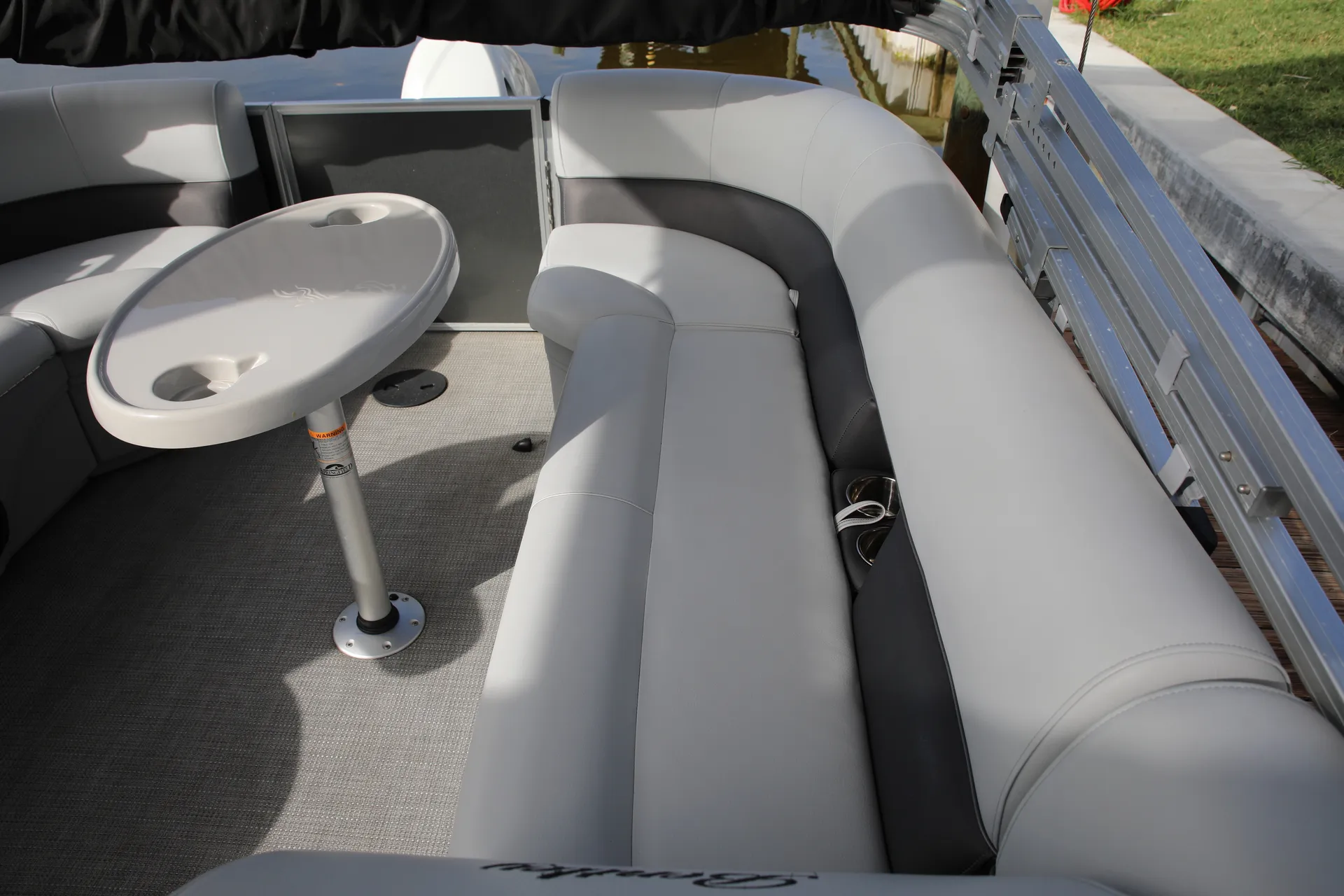 Spacious 20' Pontoon to enjoy Banana River!