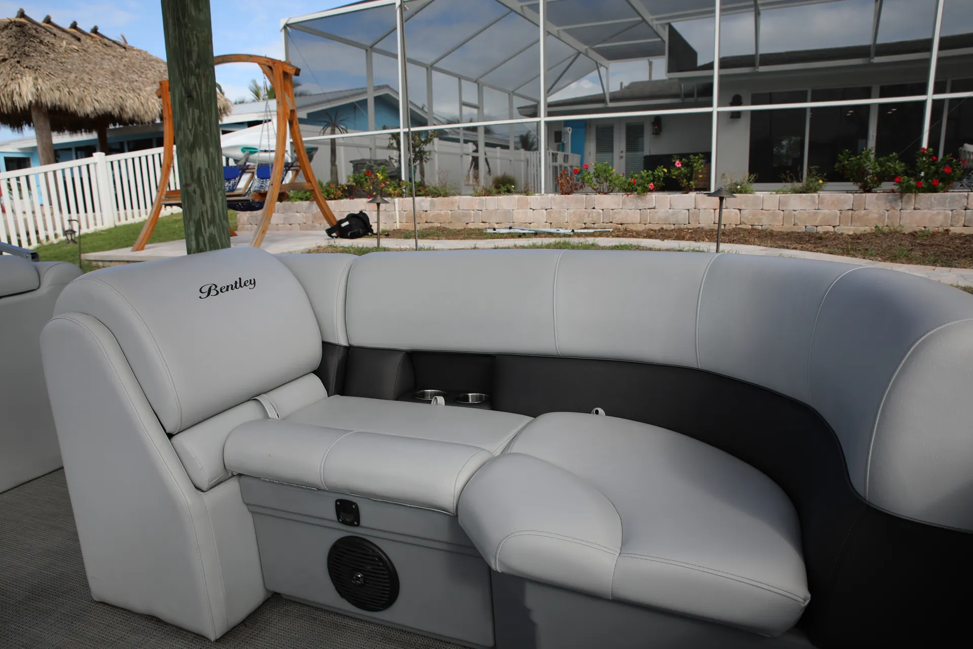 Spacious 20' Pontoon to enjoy Banana River!