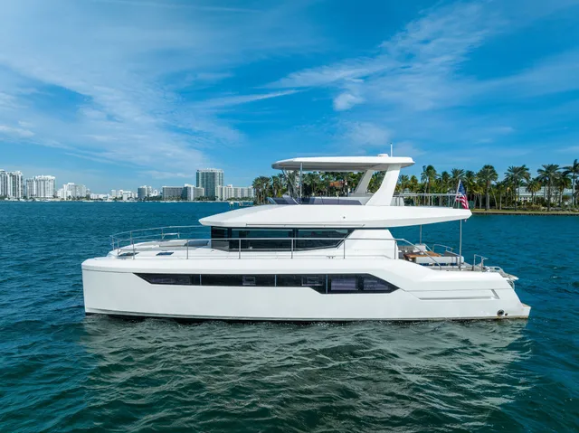 Rent a Leopard catamaran in Miami Beach, FL near me