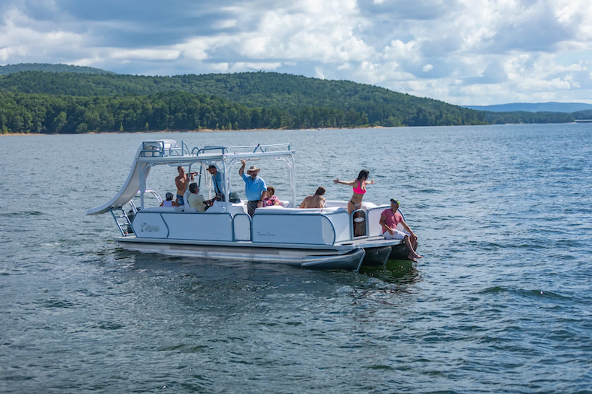 30' Double Decker with slide - Perfect for cruising with 16 ppl! Cove 