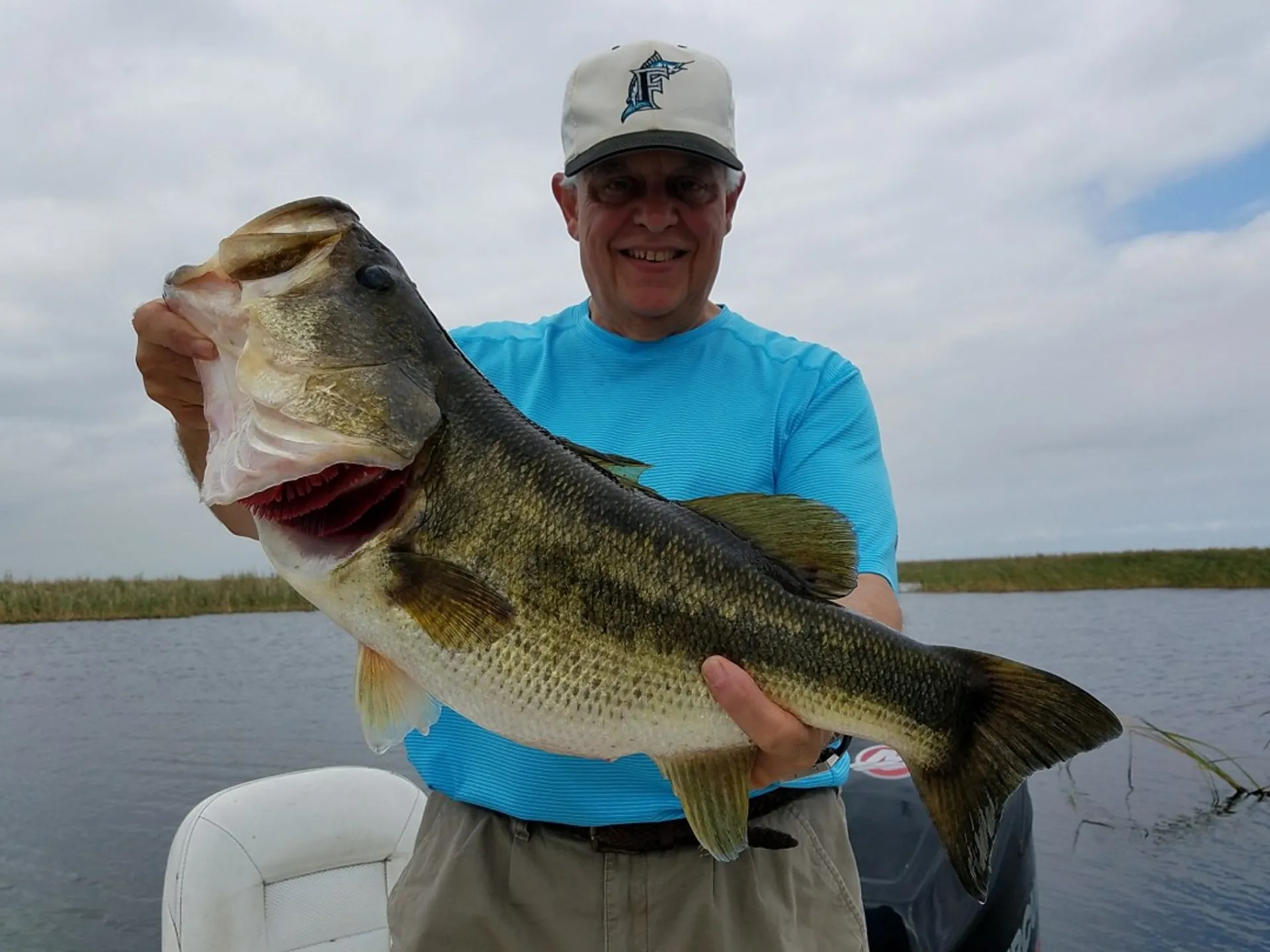 Ultimate Fishing Adventure on 22' Xpress in Okeechobee City!