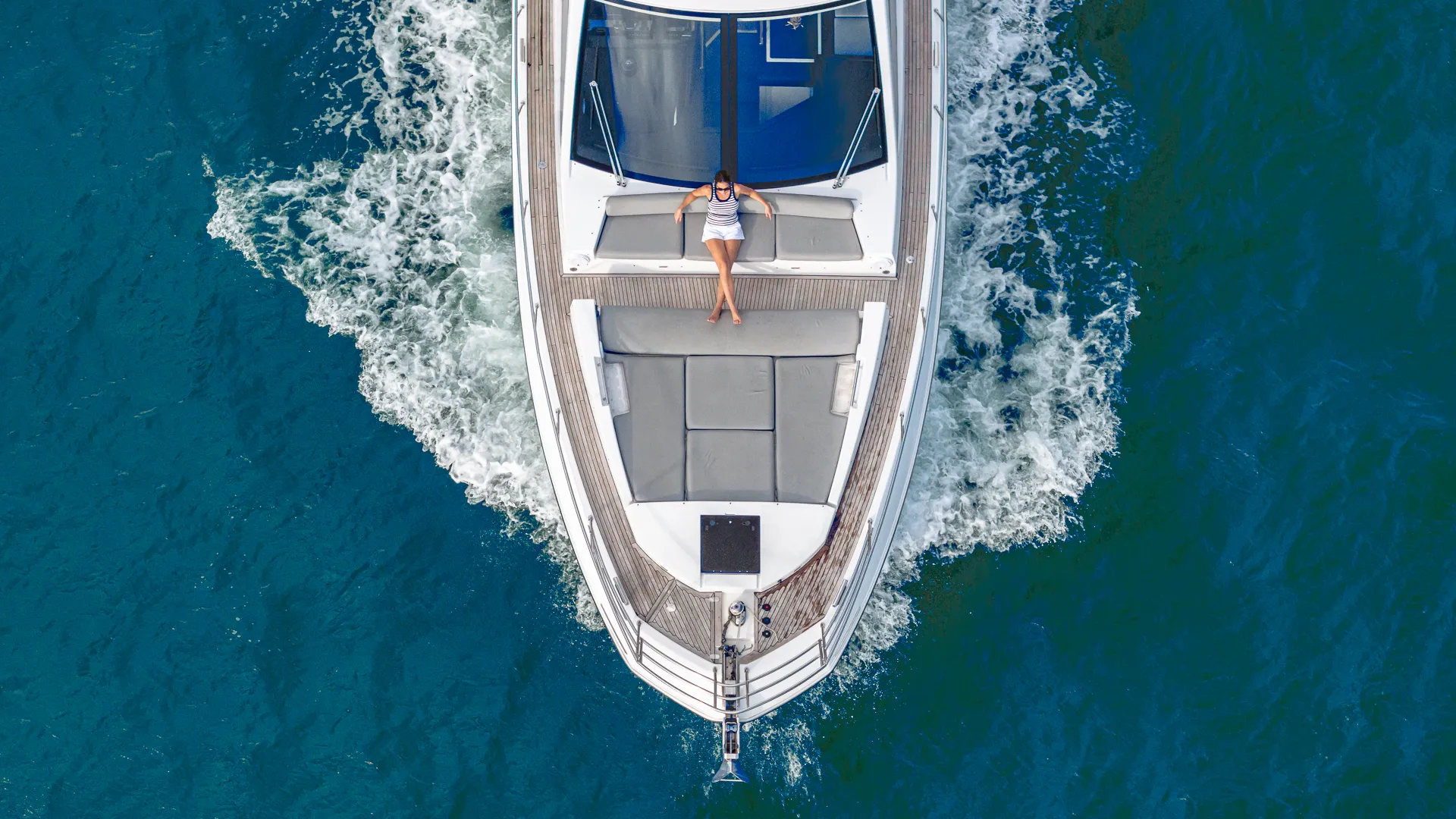 55 Azimut Luxury Yacht Sleek in Miami | No Extra Fees 