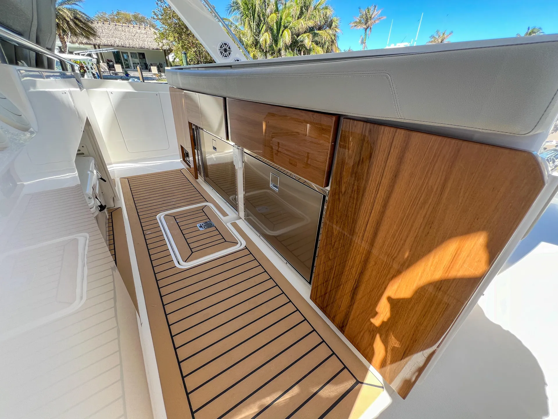 LIMITED TIME OFFER:🔥20%🔥 OFF TIARA 43' LS CAPT, CREW, FUEL INCLUDED 