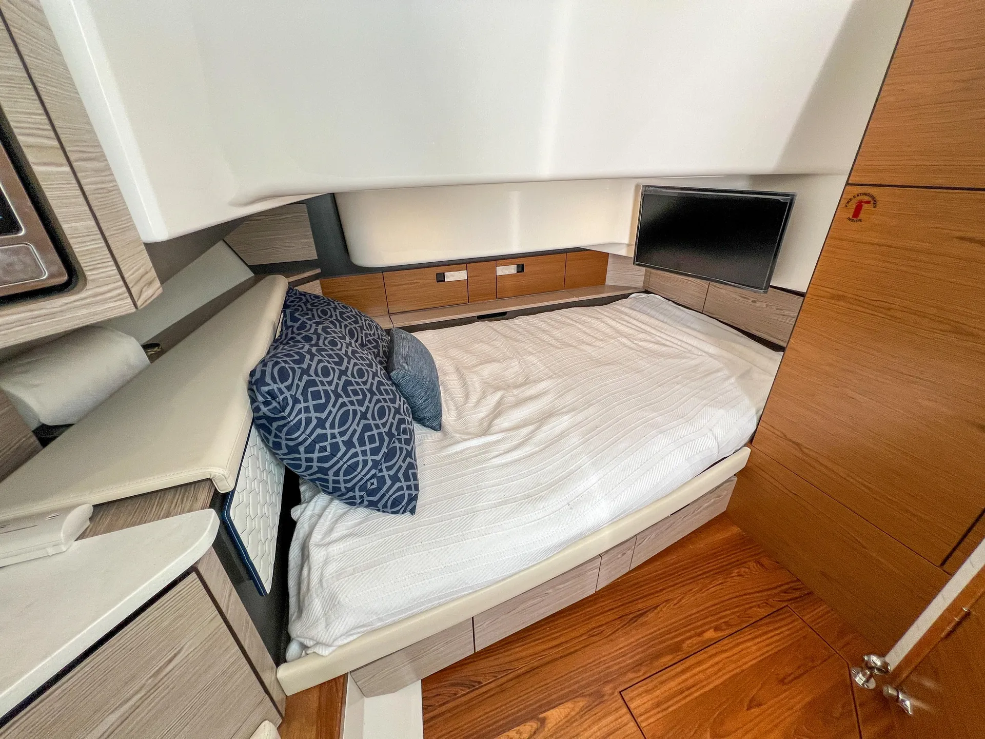 LIMITED TIME OFFER:🔥20%🔥 OFF TIARA 43' LS CAPT, CREW, FUEL INCLUDED 