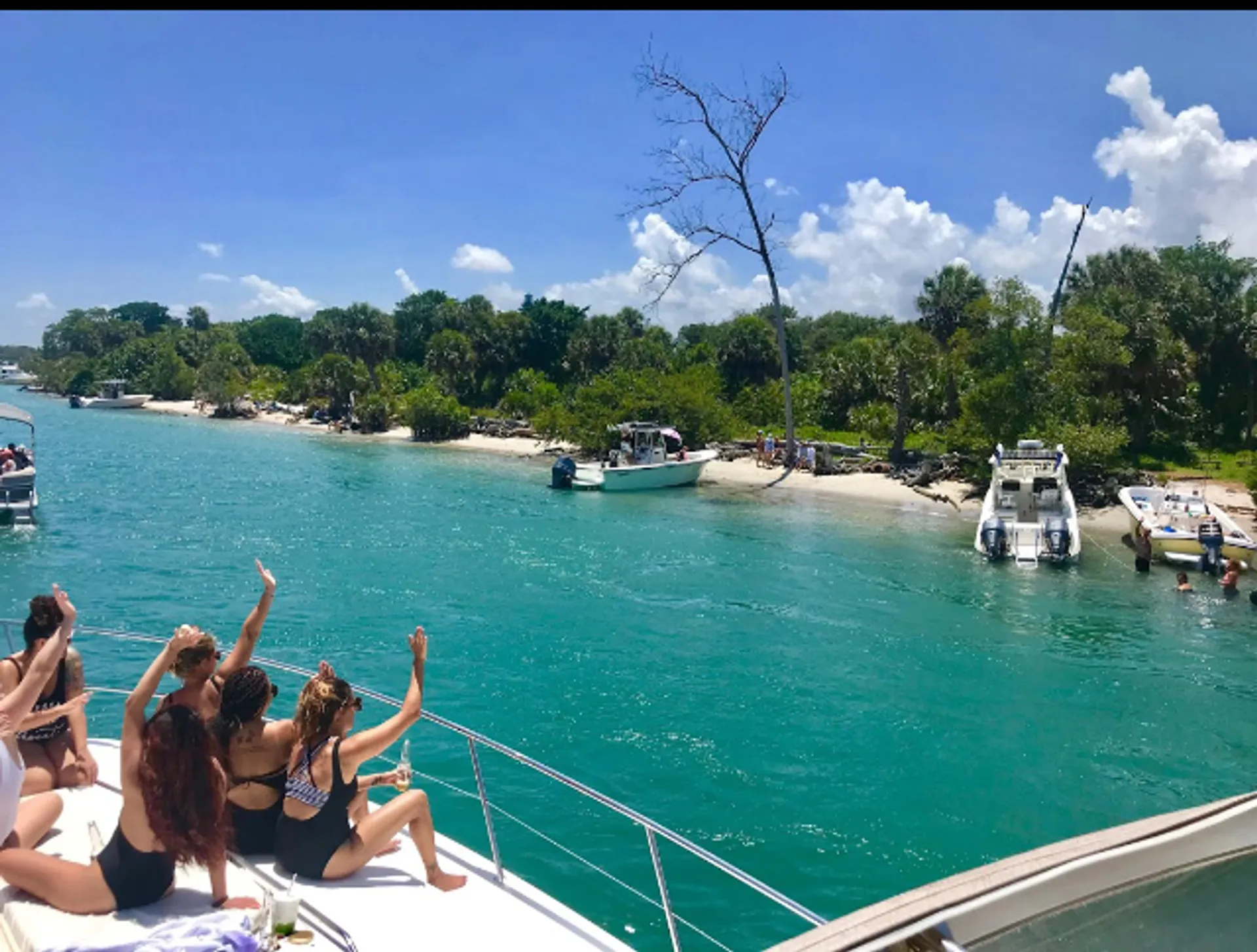 🔥Special 10% off  🔥 Cranchi Yacht  Starting $ 205 / H with captain