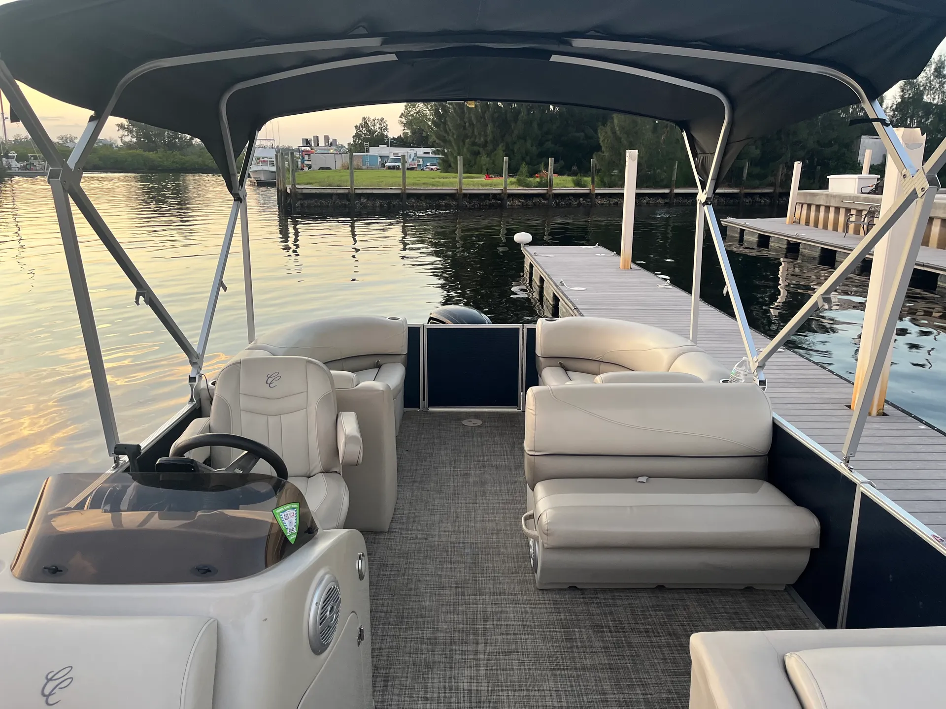Pontoon Boat in Tarpon Springs. 24' Cypress Cay. 