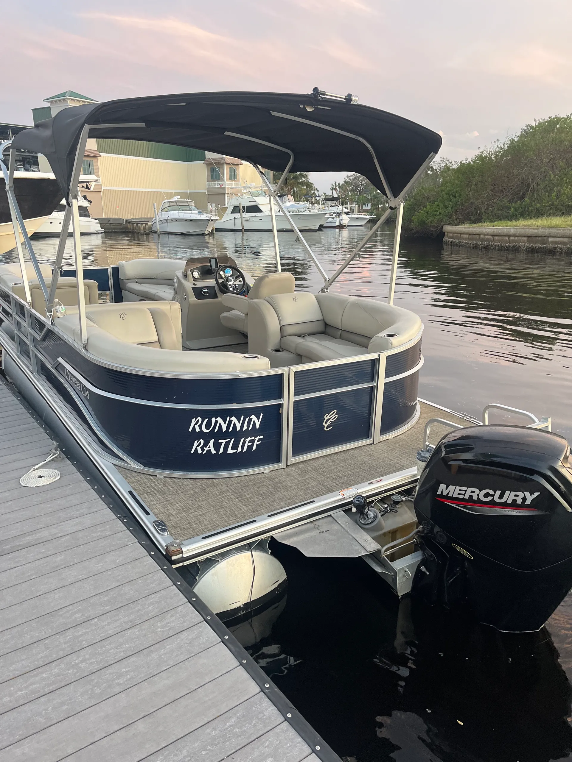 Pontoon Boat in Tarpon Springs. 24' Cypress Cay. 