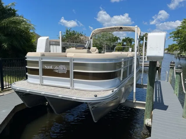 Rent a Suncatcher / 
G3 Boats pontoon in Cape Coral, FL near me