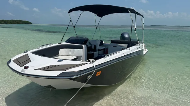 Rent a Glastron Boats deck boat in Cudjoe Key, FL near me