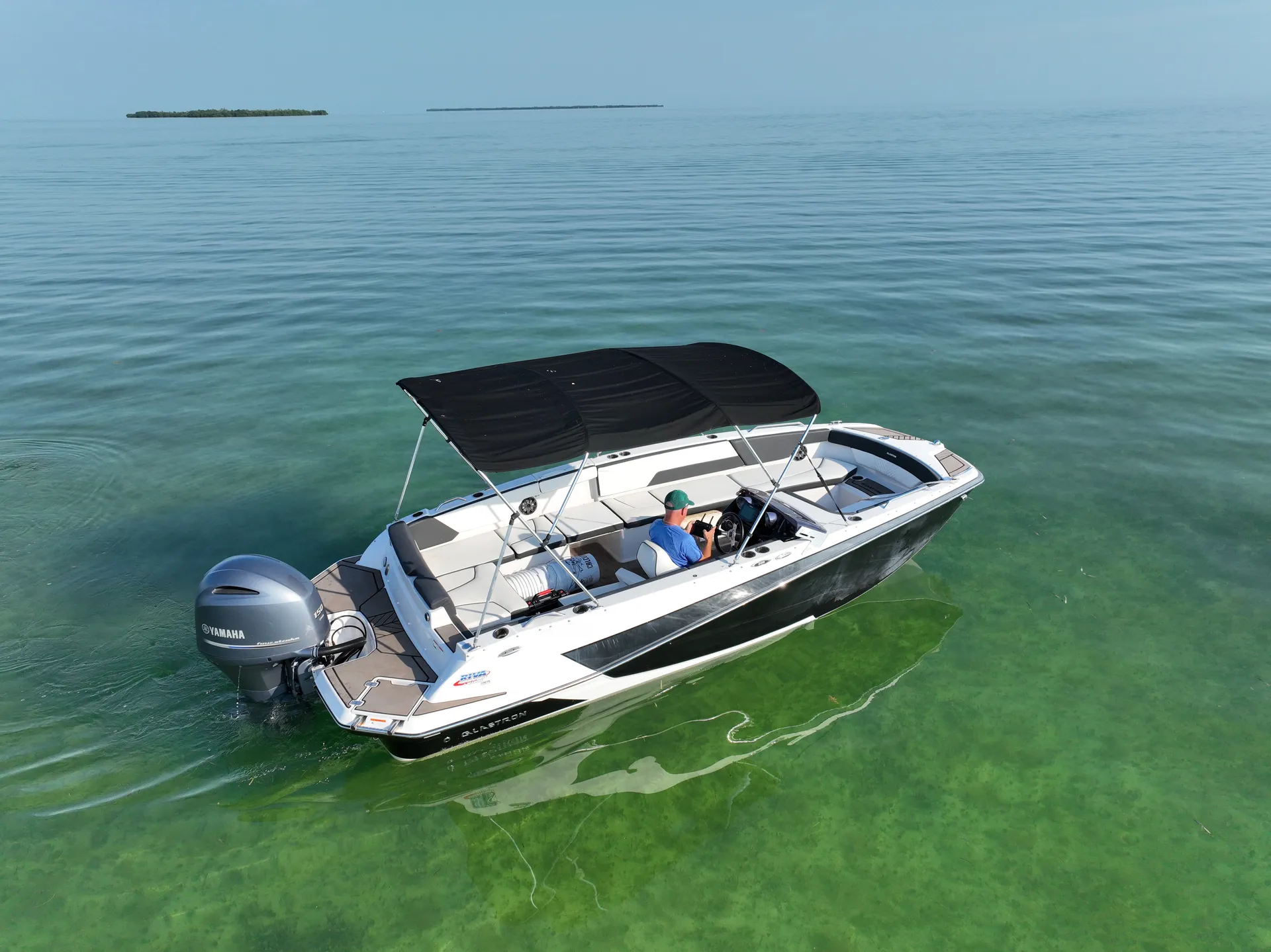 Perfect leisure boat, we deliver to your vacation home.