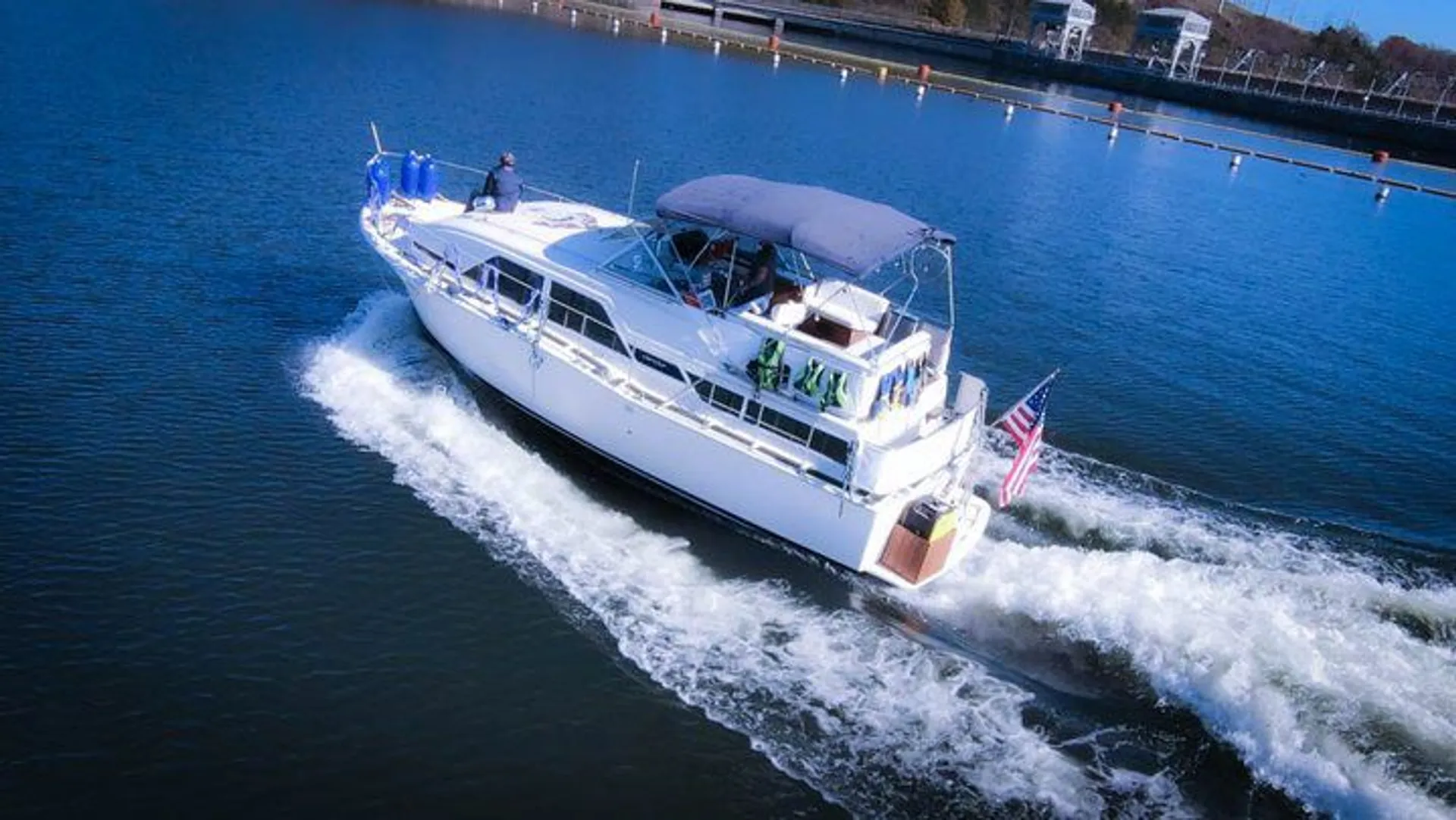 Classic cruiser - 37 feet of  spacious double cabin, USCG Captained