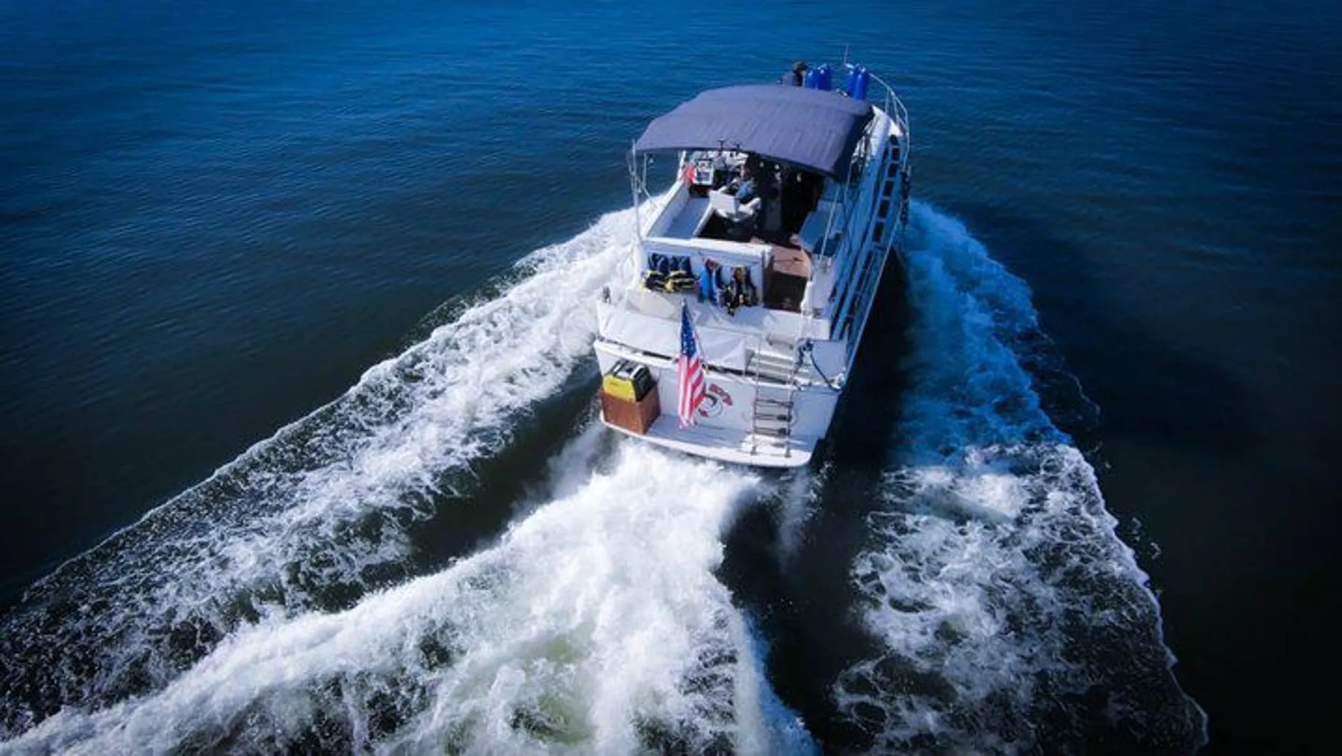 Classic cruiser - 37 feet of  spacious double cabin, USCG Captained
