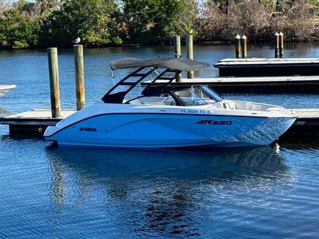 Rent a YAMAHA jet boat in Ruskin, FL near me
