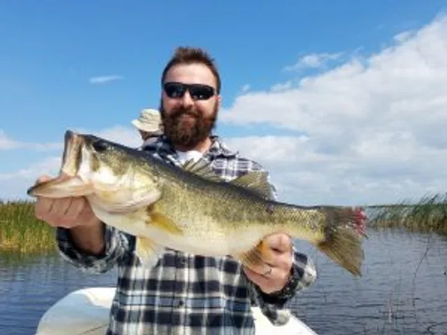 Rent a Xpress Boats center console in Clewiston, FL near me