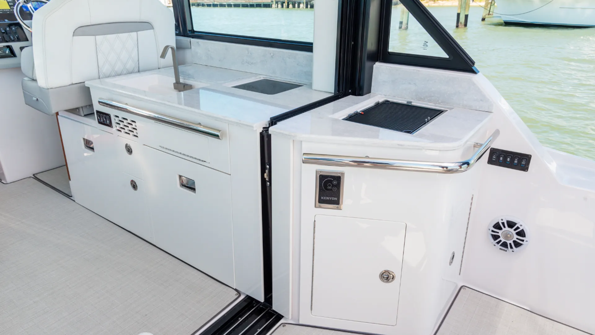 REGAL BOATS 36 XO in St. Petersburg, FL — photo 8