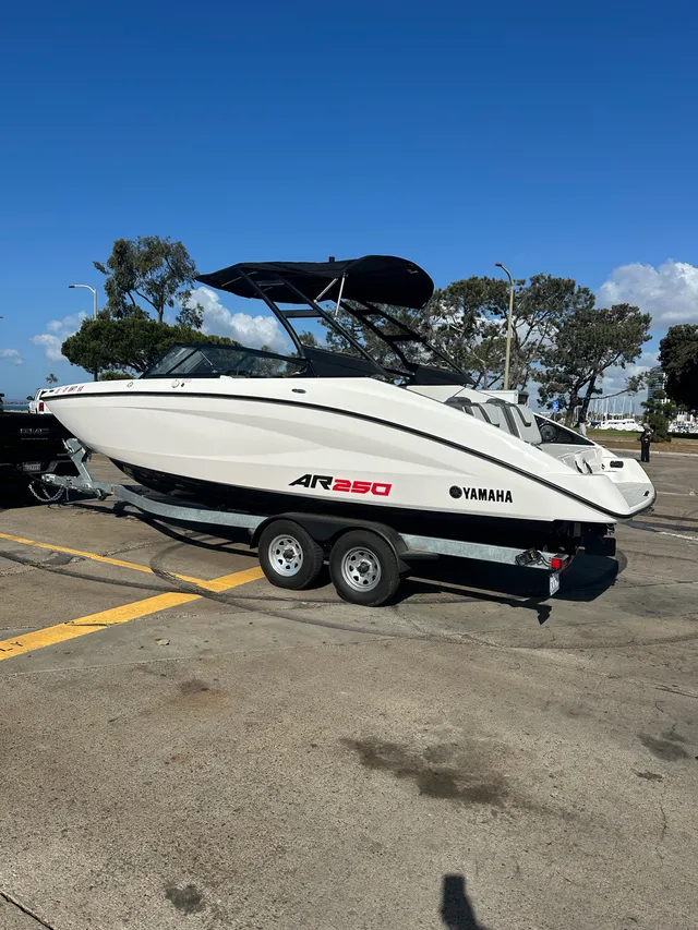 Rent a YAMAHA jet boat in Hemet, CA near me