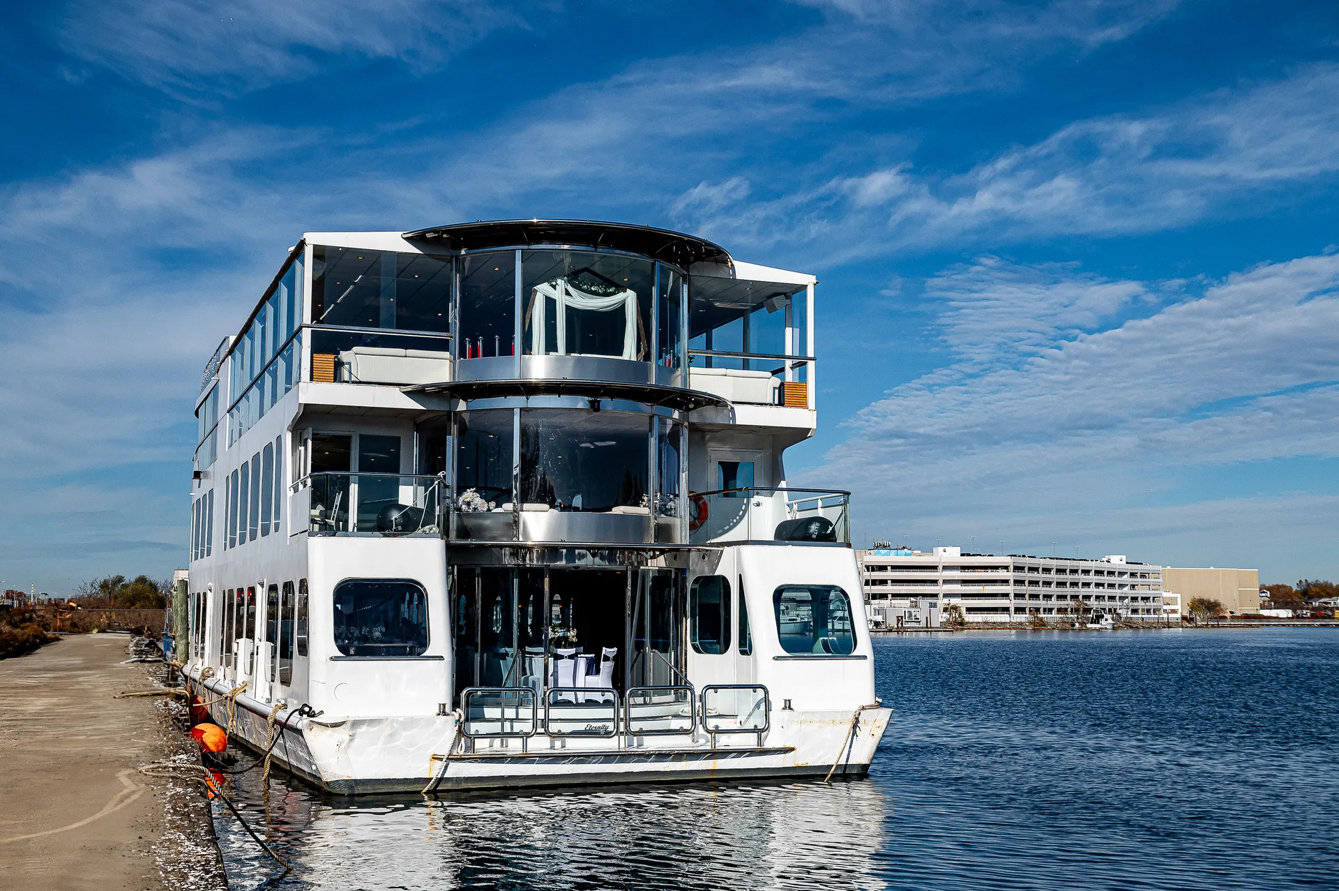 NYC: Gourmet Dinner Cruise with Live Music