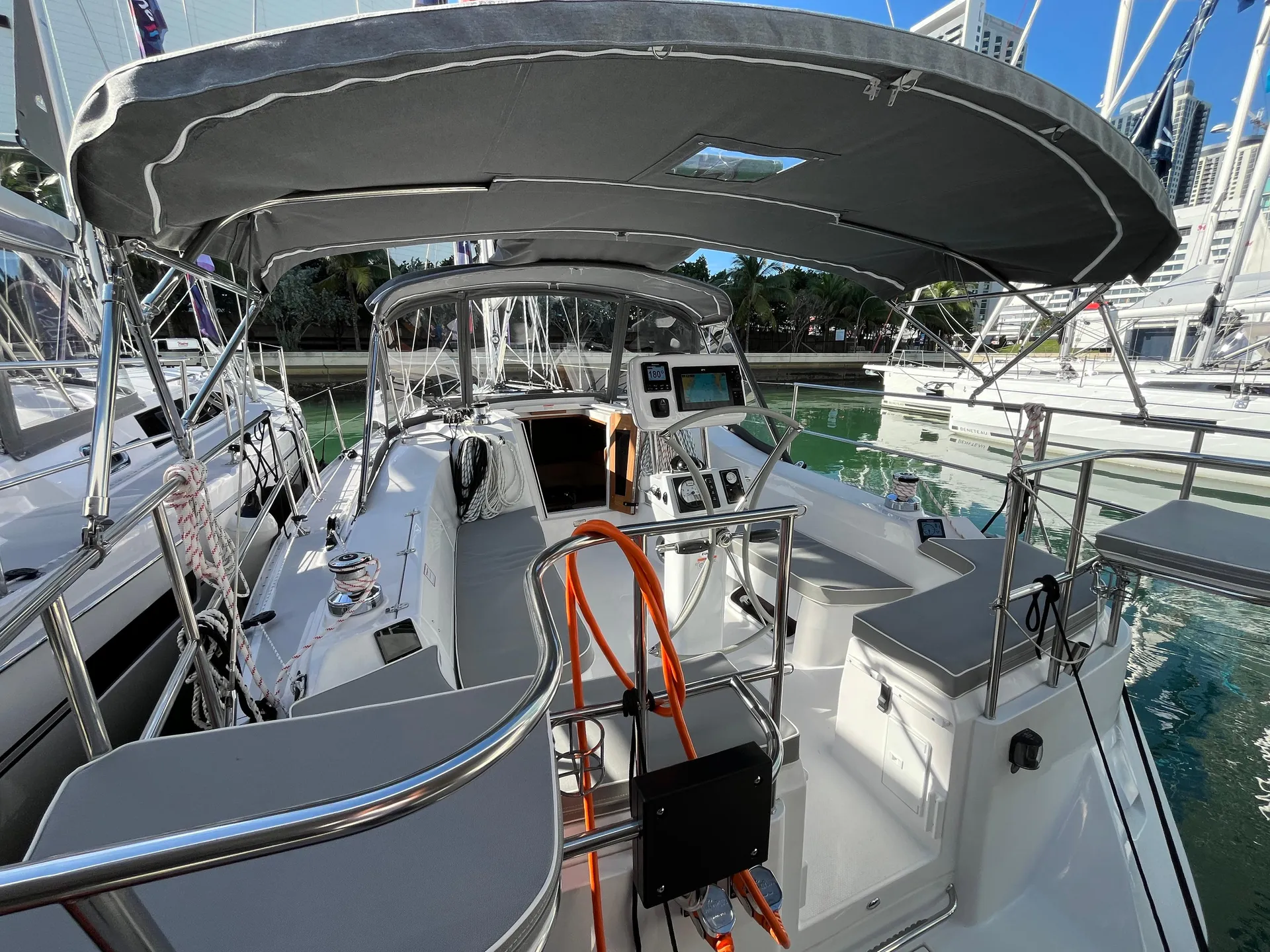 Catalina 335 in Miami, FL — photo 4