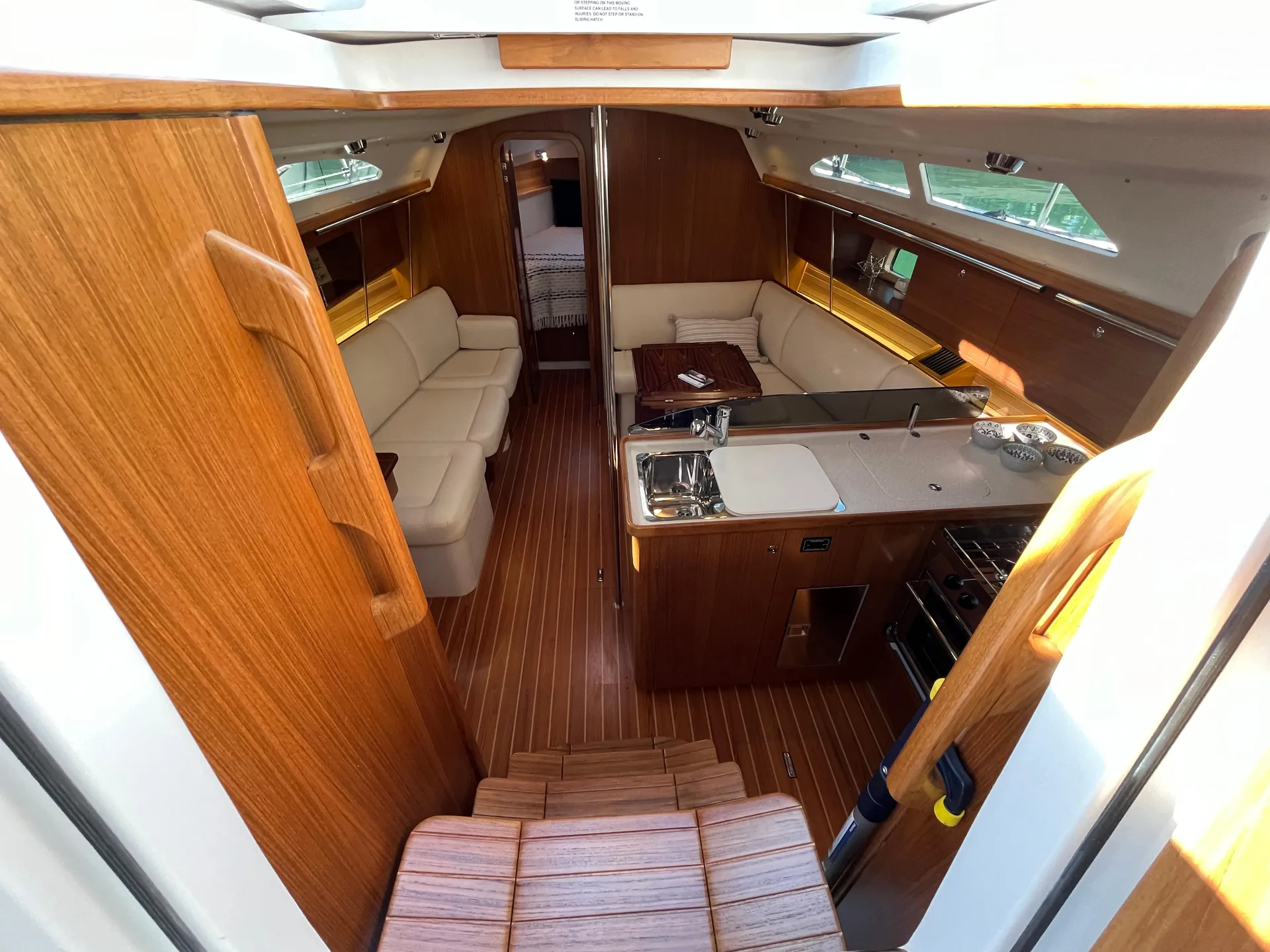 Catalina 335 in Miami, FL — photo 5