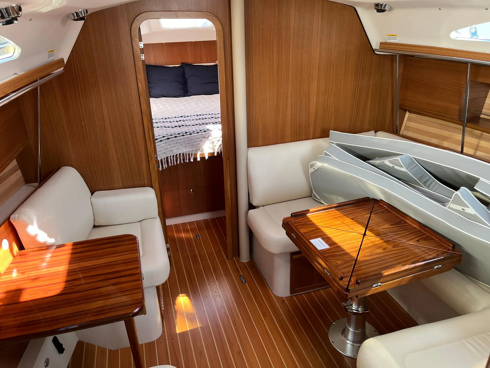 Catalina 335 in Miami, FL — photo 6