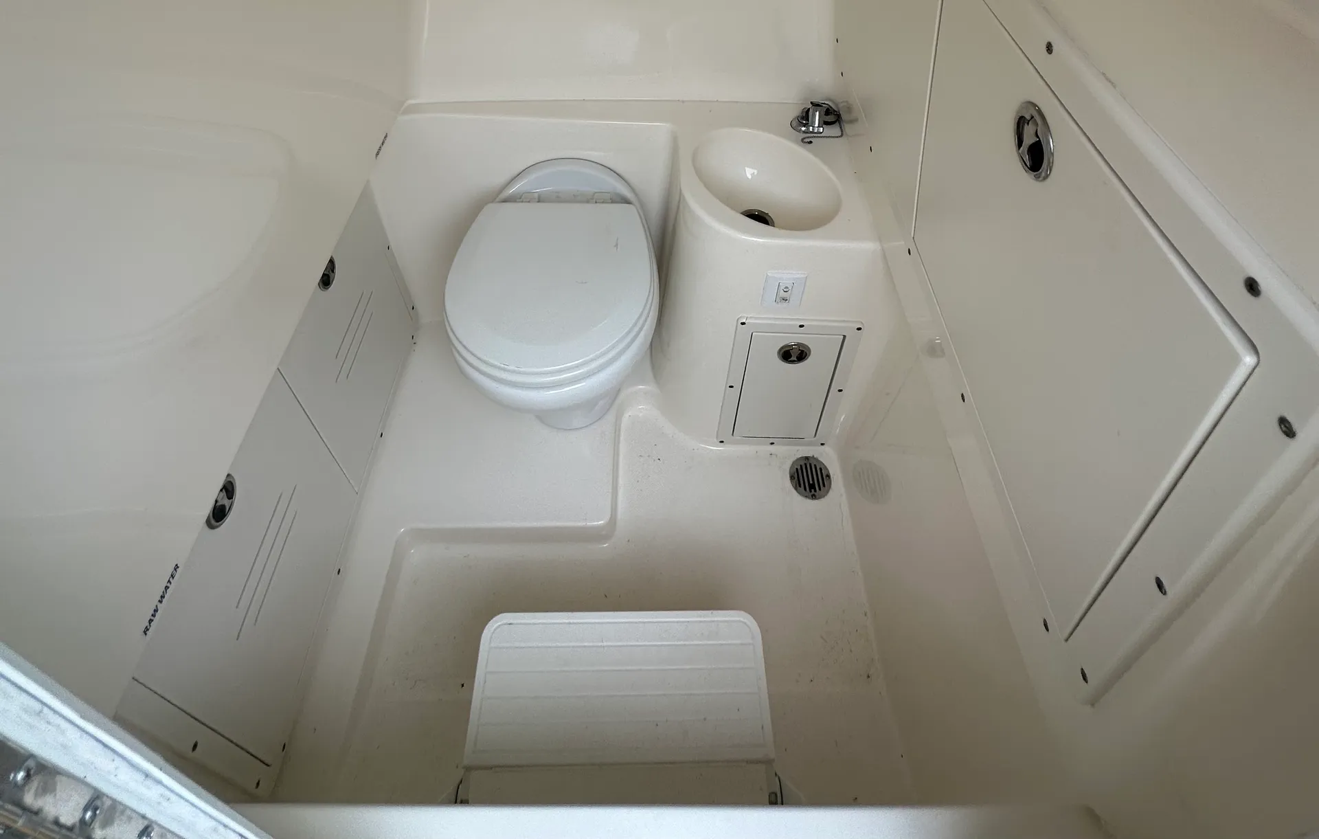 27ft Center Console. Explore South Flordia! 