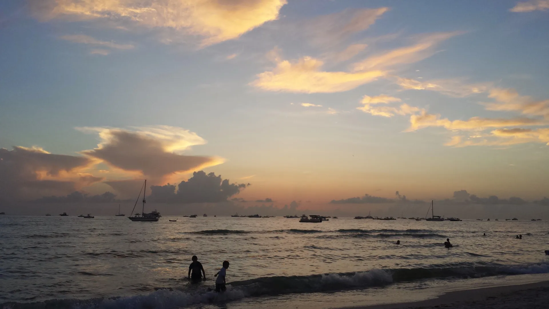 19' StarCraft bow rider in the heart of Naples