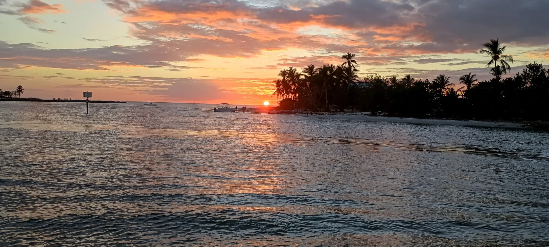 19' StarCraft bow rider in the heart of Naples