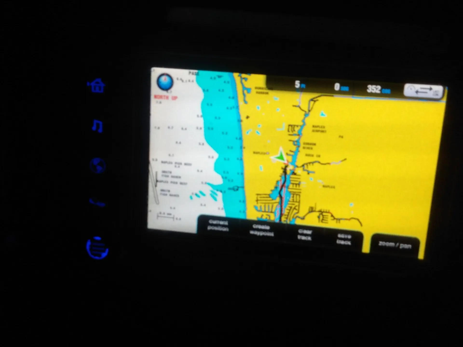 Deluxe 27' Tritoon w/ 300 HP Outboard in the heart of Naples